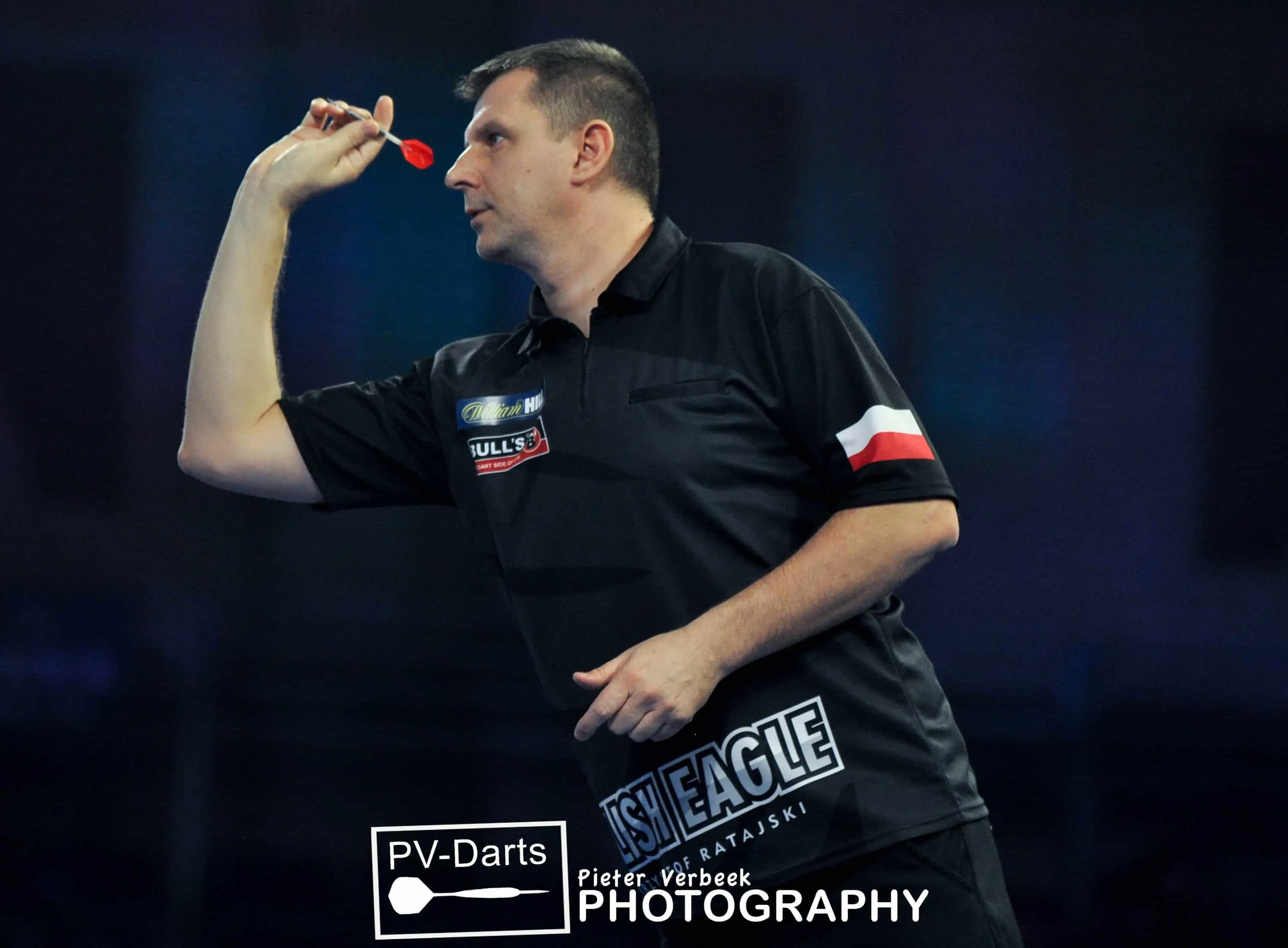 Ratajski met moeite langs Ashton, Cullen grijpt laatste reddingsboei