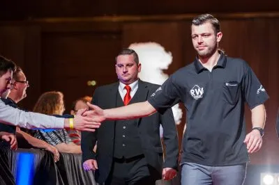 Kuivenhoven verslaat Gurney in thriller, White met gemak langs Waites tijdens European Darts Grand Prix