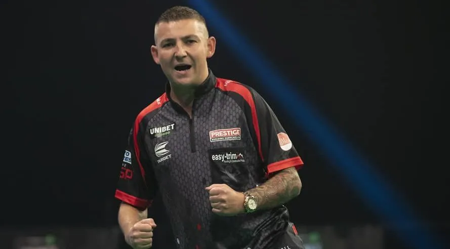 Aspinall onttroont titelverdediger Price op Grand Slam of Darts