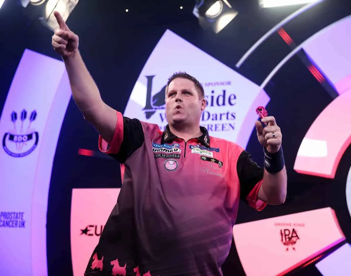 Mitchell trekt lange neus na behalen PDC Tour Card: 'Veel mensen hadden me al afgeschreven'