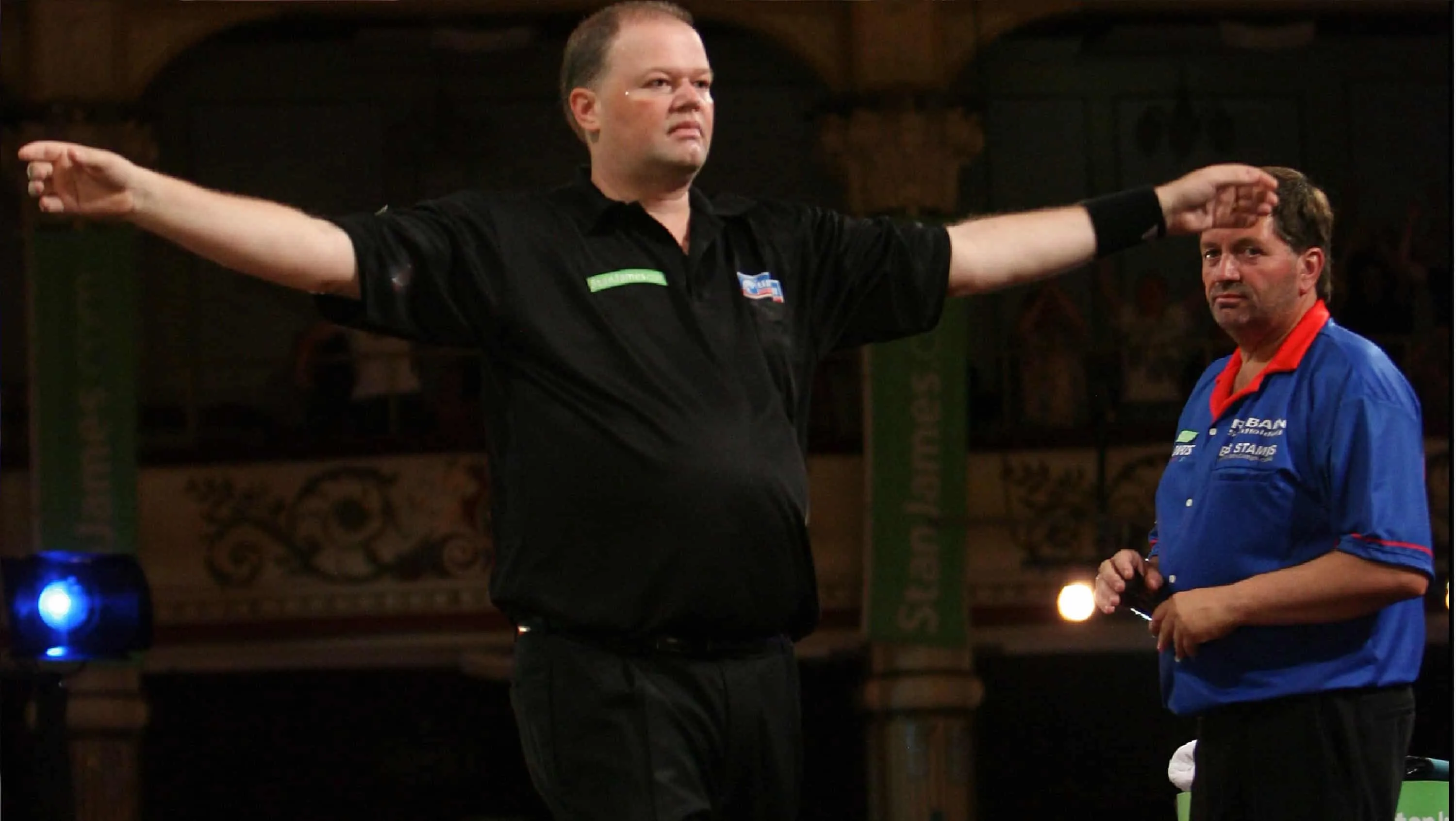 THROWBACK VIDEO: Raymond van Barneveld gooit negendarter tijdens de World Matchplay in 2010