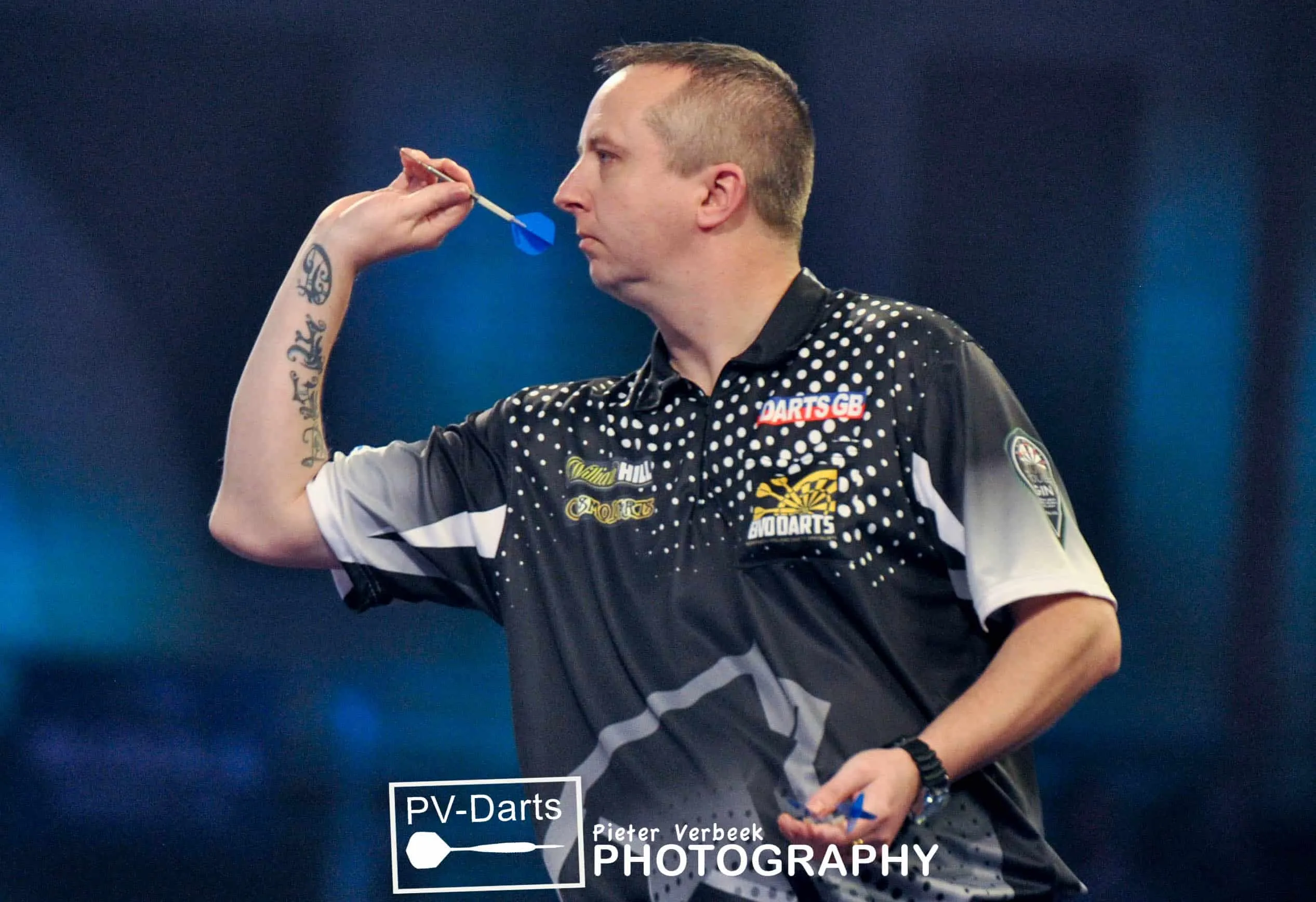 Edhouse gooit bijzondere negendarter op openingsdag PDC Super Series 2