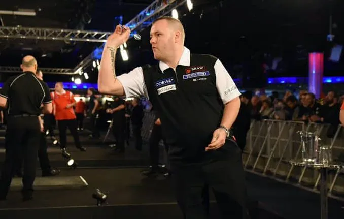 Murray was tegen Van Gerwen getuige van twee negendarters: 'Dat filmpje is al miljoenen keren bekeken'