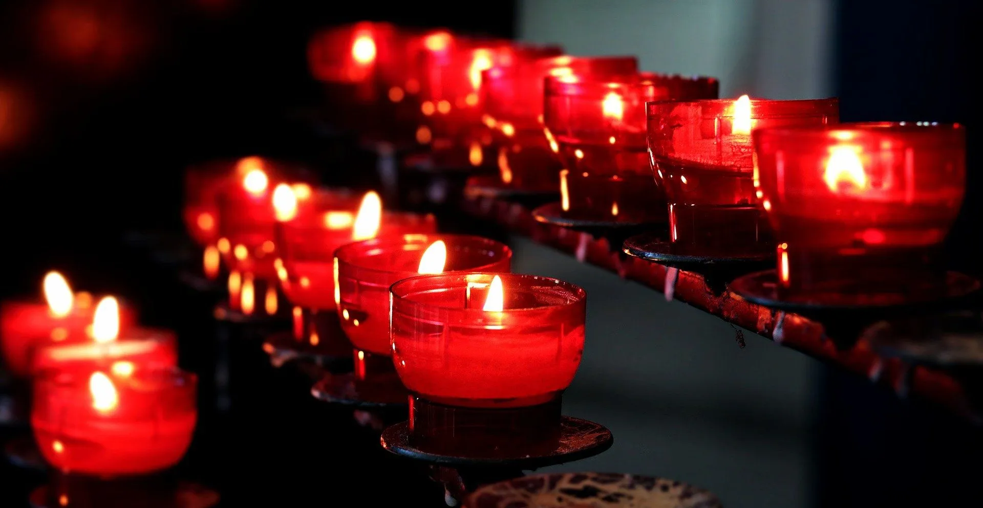 candles 2628473 1920