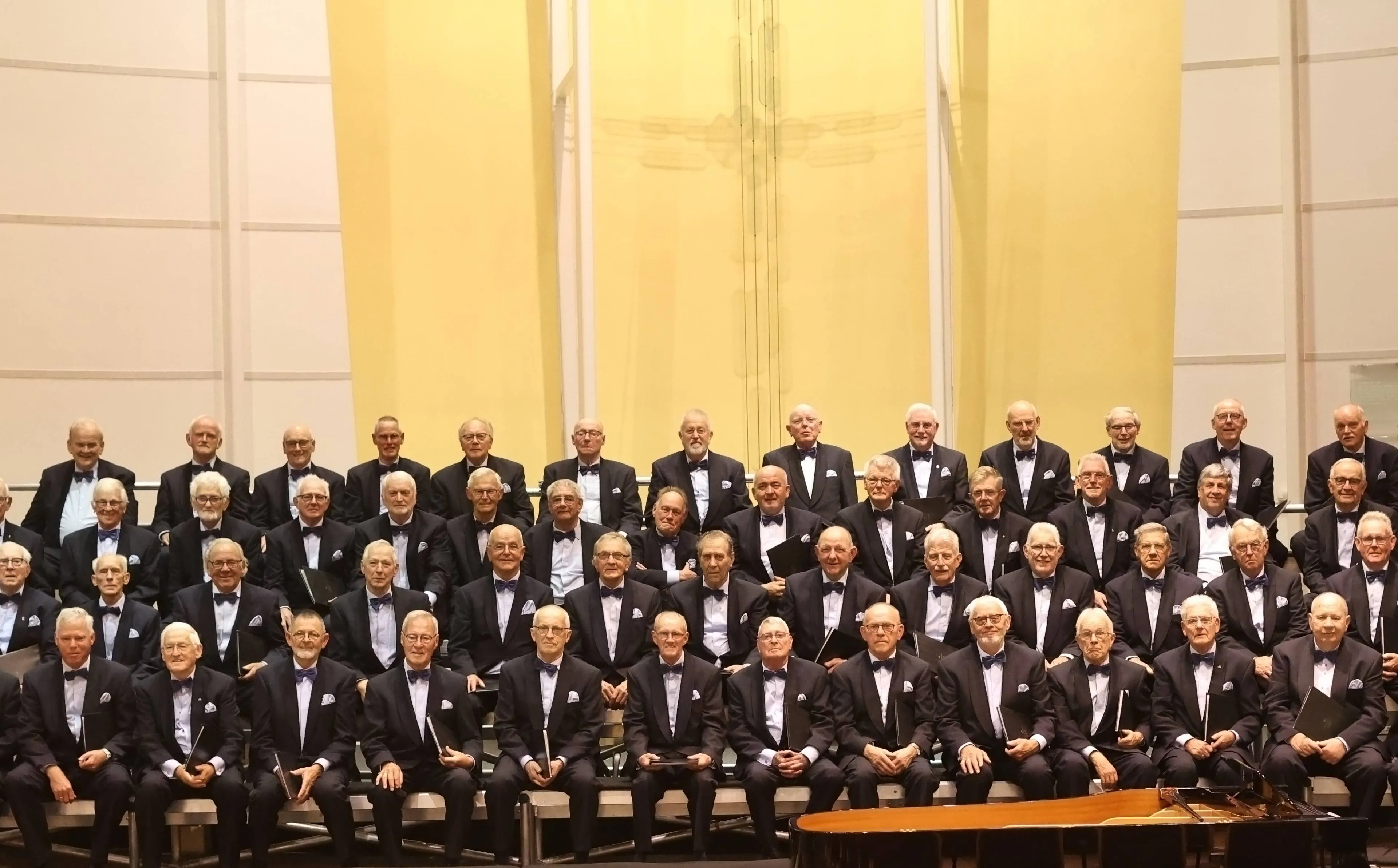 dedemsvaart mannenkoor asaf koorfoto pers 14 10 2022 pkn gebouw de antenne dedemsvaart