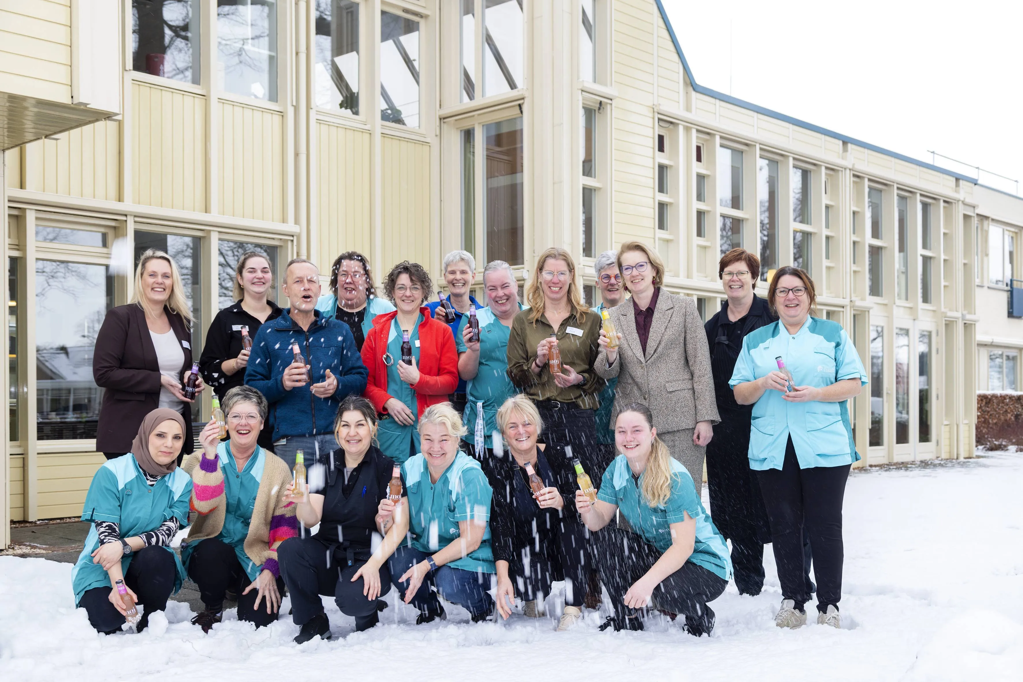 Treant Nieuwjaarstraktatie Treant in Het Ellertsveld in Schoonoord