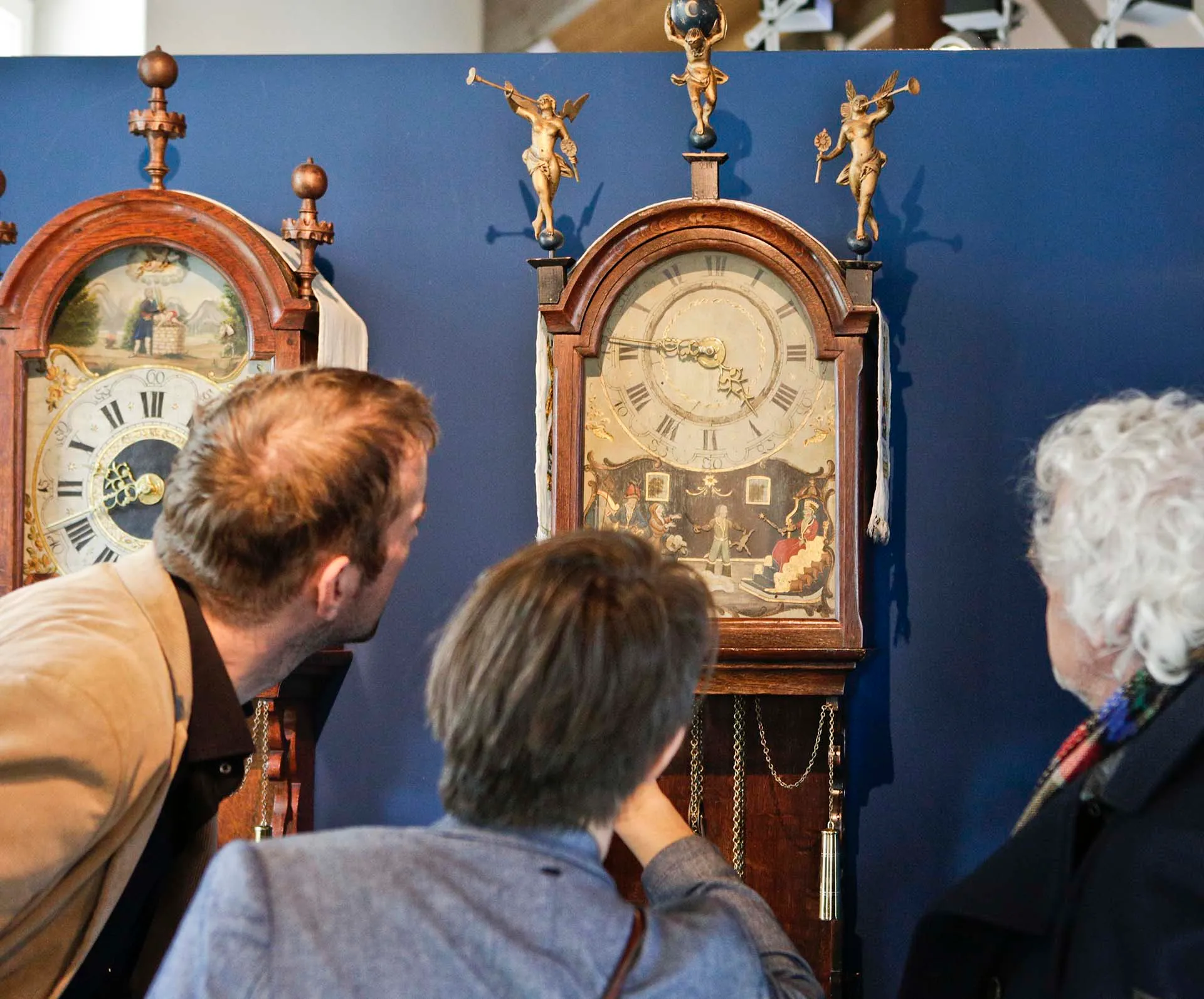 Rondleiding langs de grote collectie Friese klokken