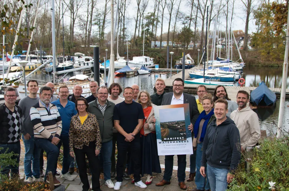 Overhandiging manifest foto 1 (1)