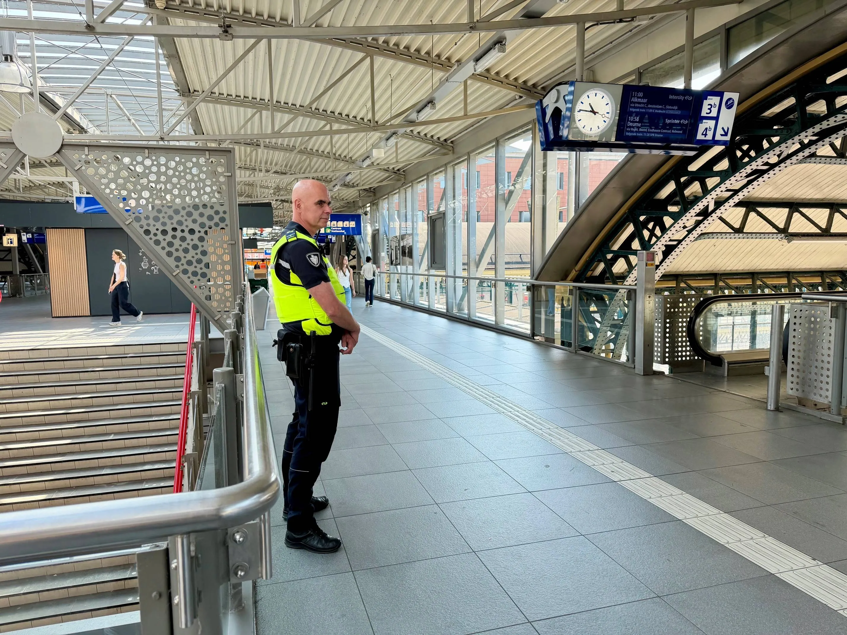 Start proef korte wapenstok bij NS BOA op station Den Bosch 4
