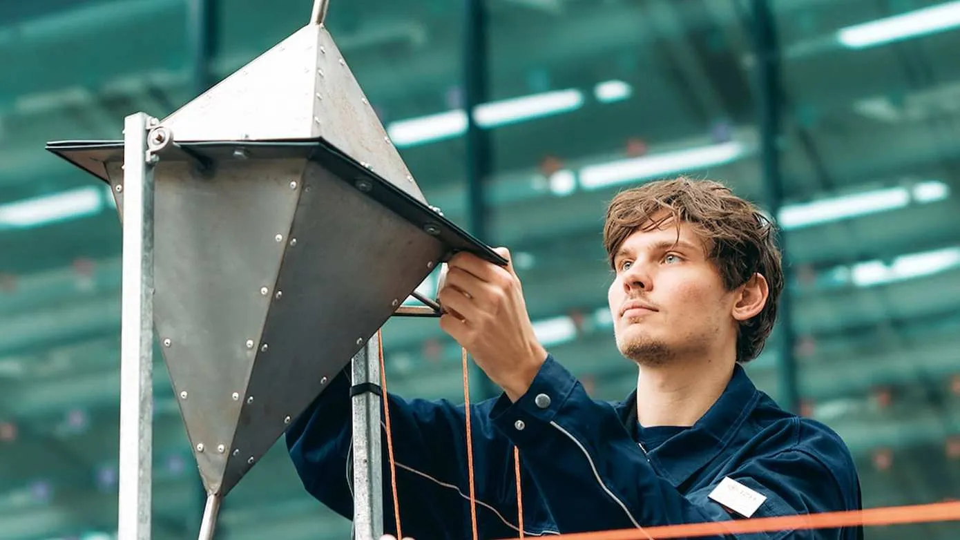 Staand - Portret Micha van der Molen - Credits Yorit Kluitman 15 (1)