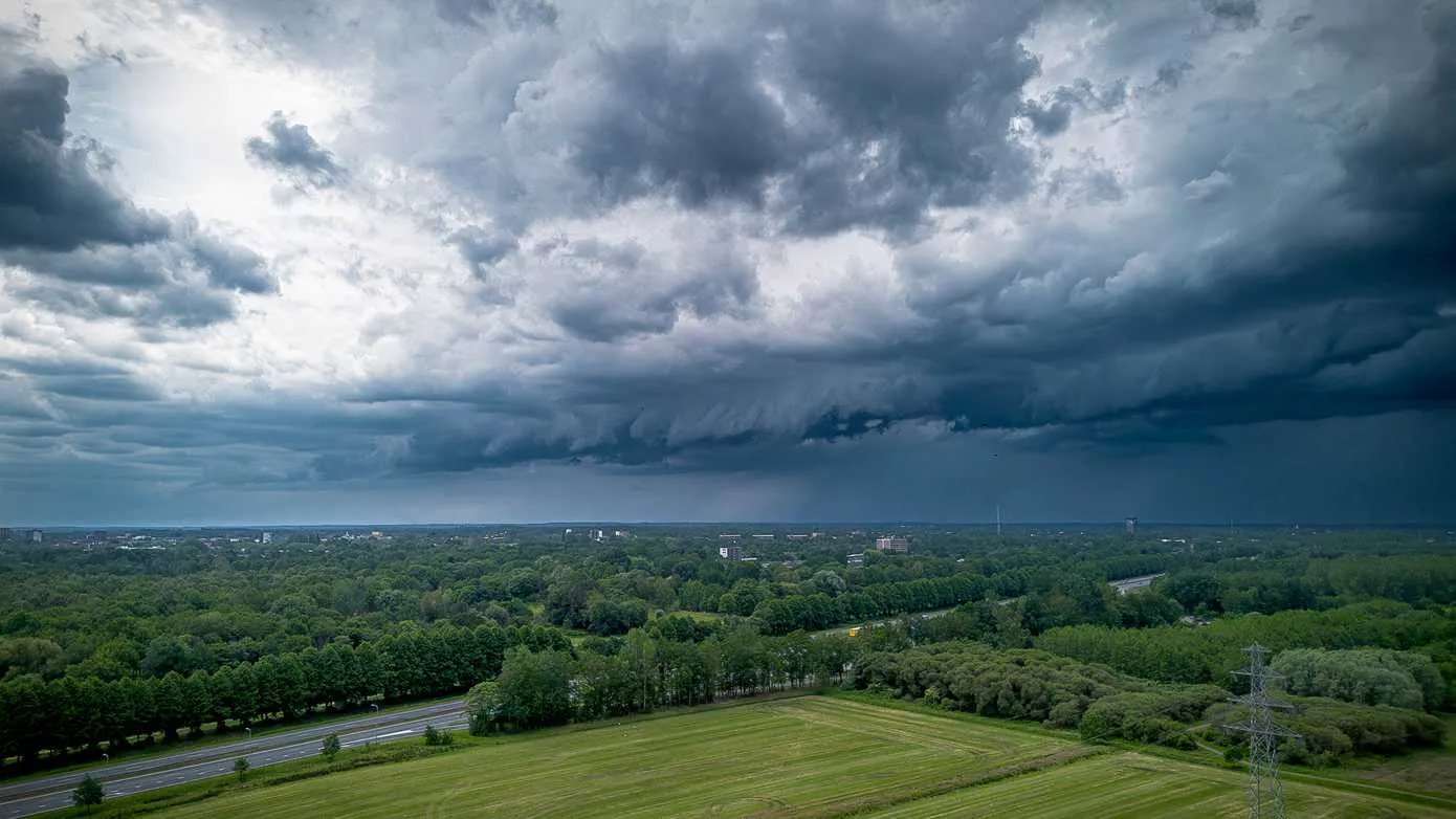 DJI_0810 onweer onweersbuien
