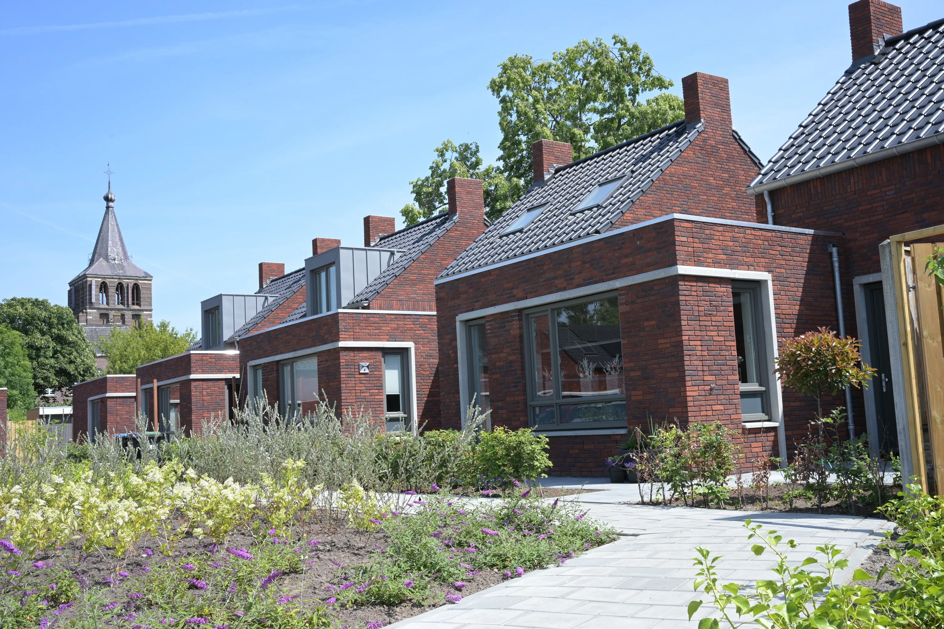 voorbeeld woningbouw-Oplevering bouwproject Olmhof Lage Zwaluwe 2025 (foto Gerard van Vugt)