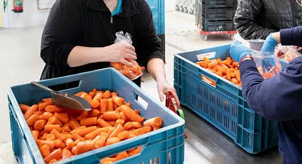 inpakken producten voedselbank dronten
