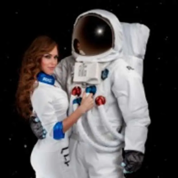 axe stuurt jongeren de ruimte in