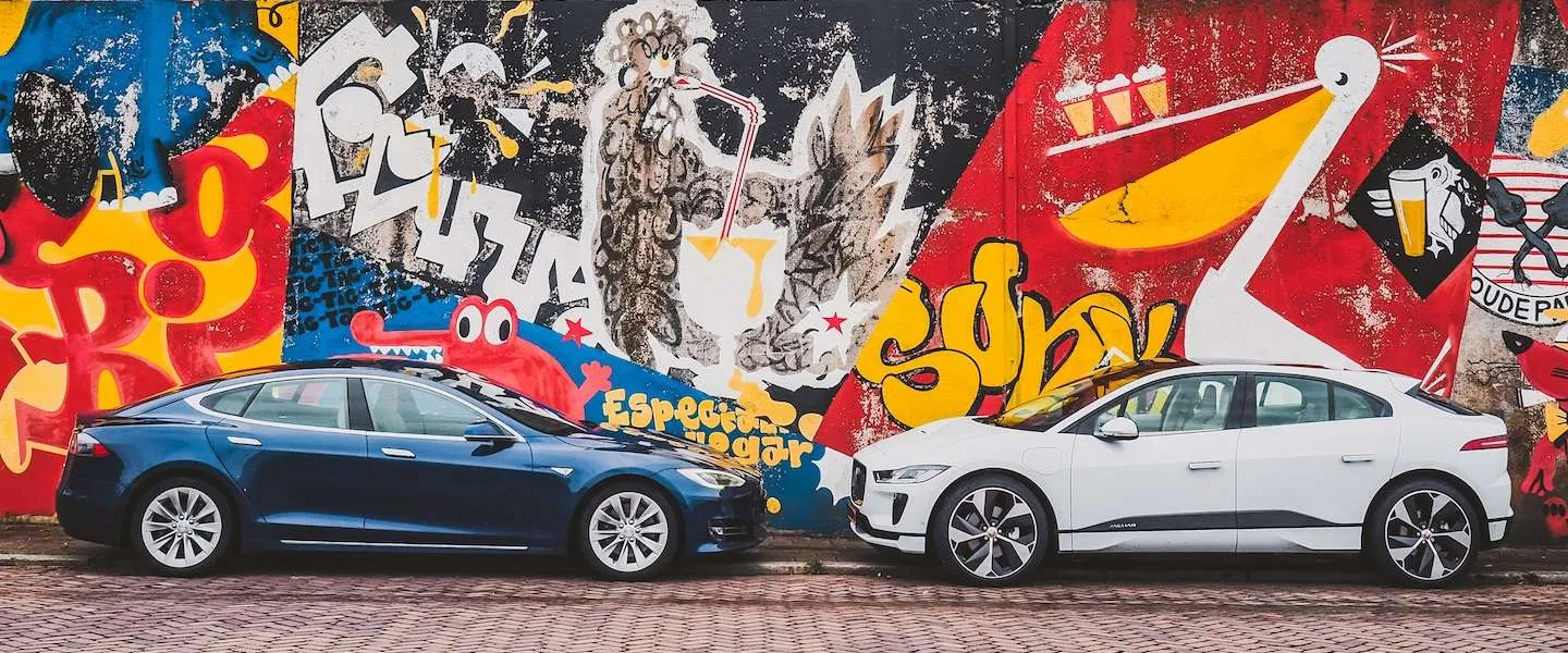 jaguar i pace en tesla model s
