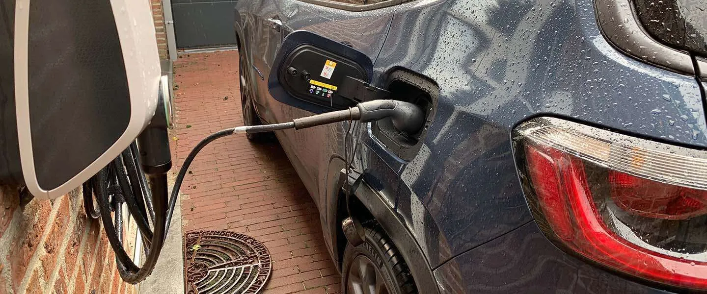 laadstation thuis jeep compass 1