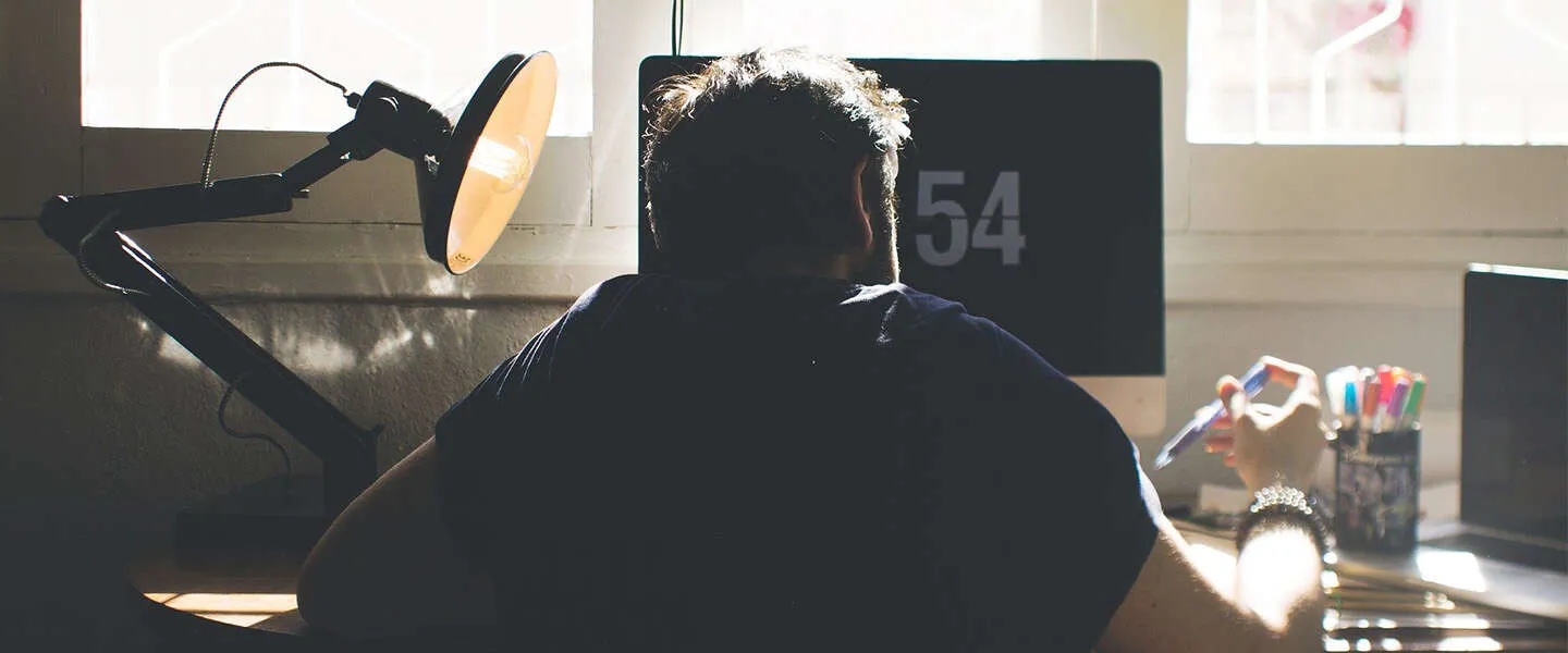 ​Thuiswerken? Dan krijg je minder betaald dan de kantoortijgers