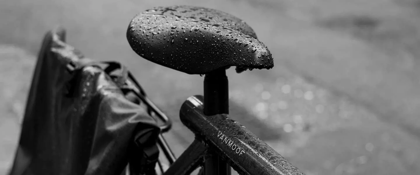 vanmoof in zwaar weer