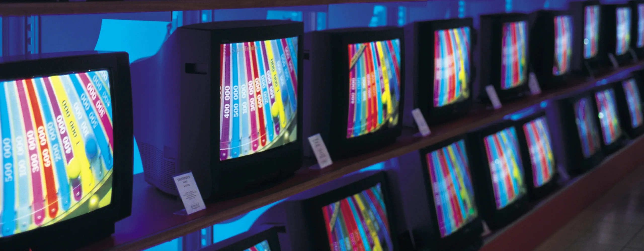 Meer mensen kijken YouTube op hun televisie dan op hun telefoon