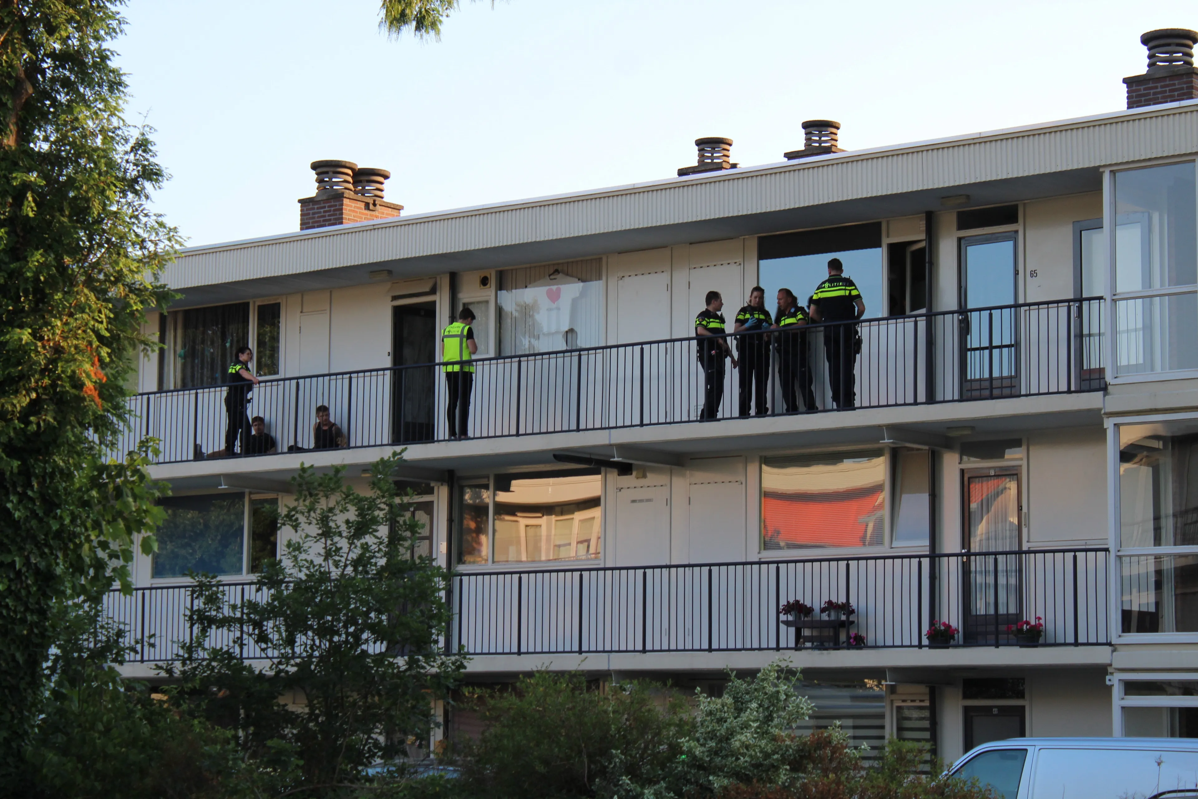 dode en drie arrestaties ede chris ouboter