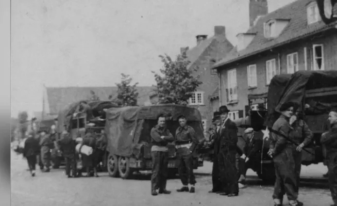 engelse voertuigen holevoetplein mei 1945 mwigtman