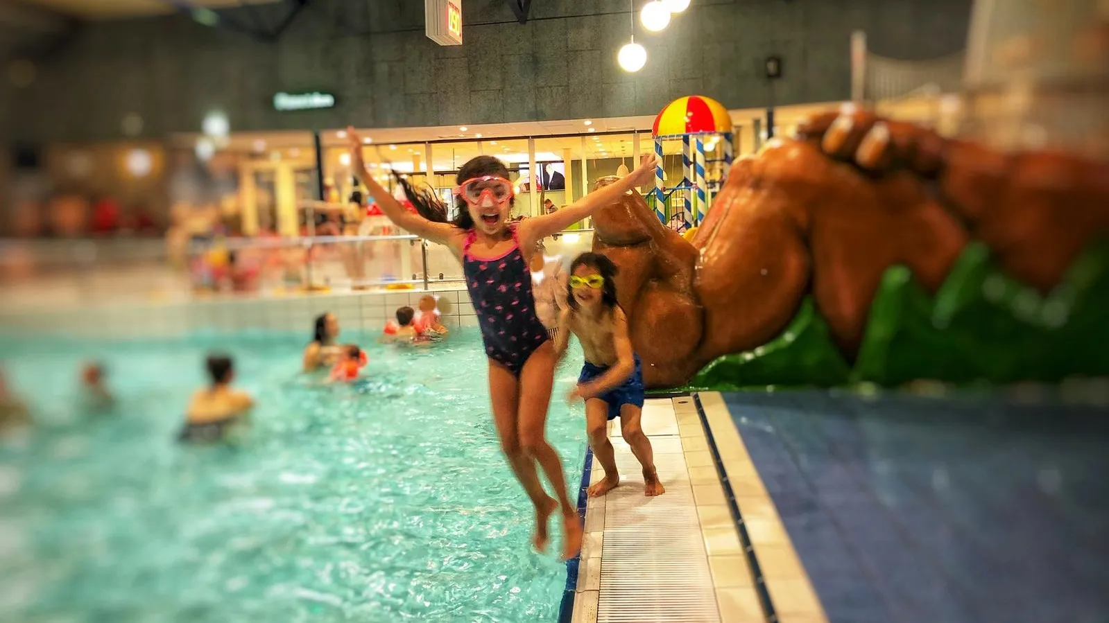 waterpret in zwembad de peppel