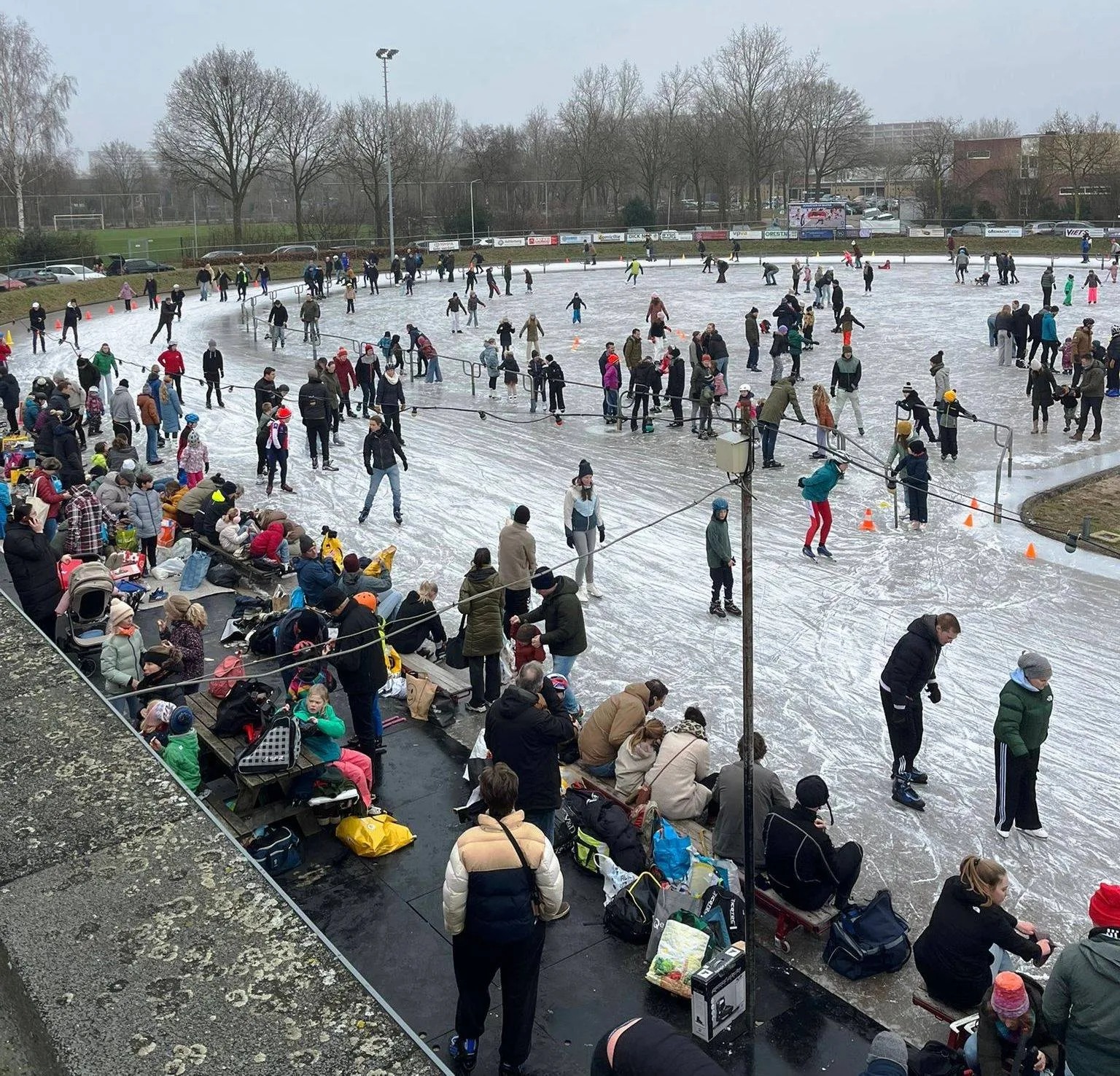IMG-20251227 ijsbaan 27 december