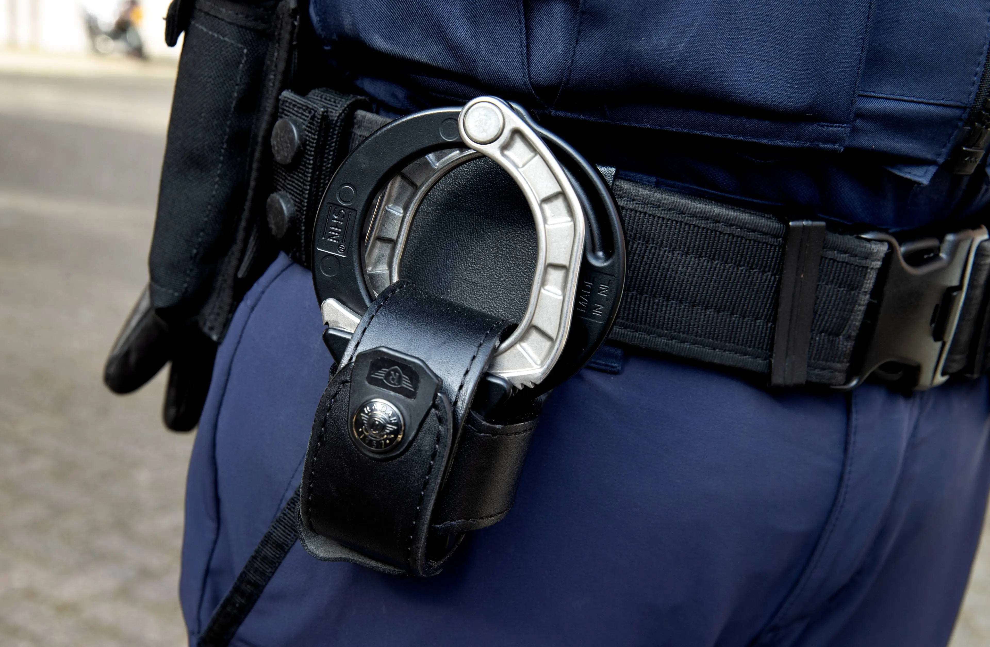 230526-1310-Boa uitgerust met handboeien