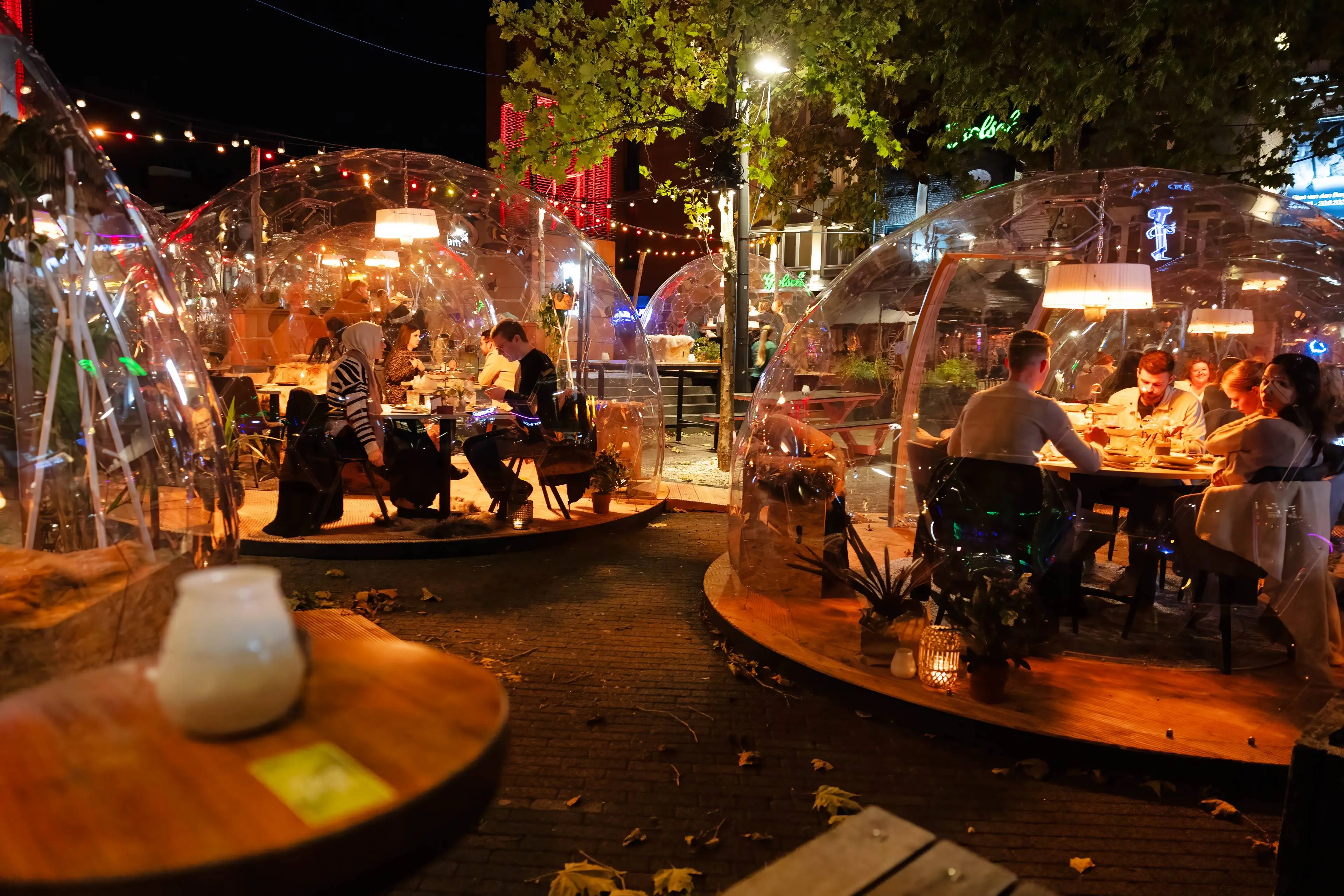 231102 0933 Dinner Domes Uit eten in een iglo op Stratumseind