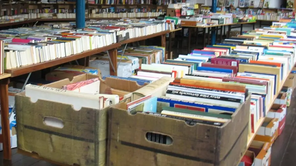 27en boekenverkoop