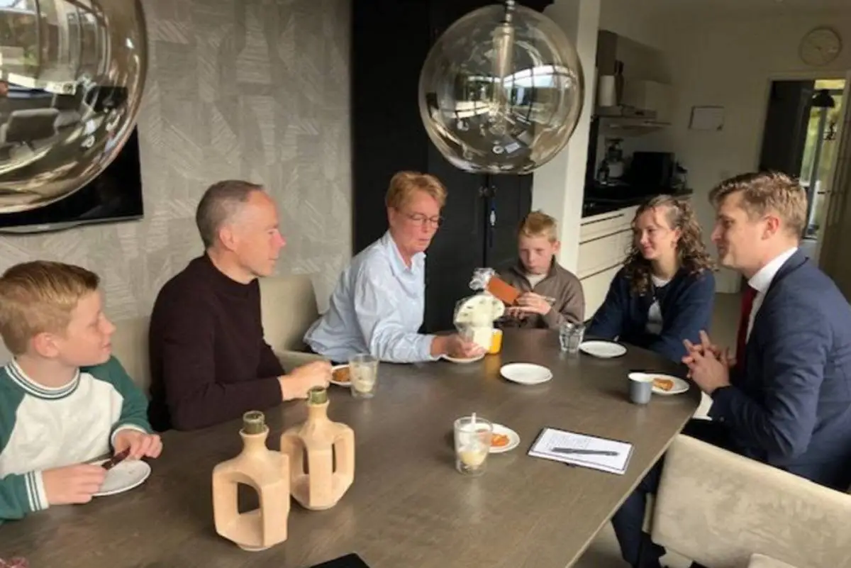 44EN Bezoek Pleegzorg