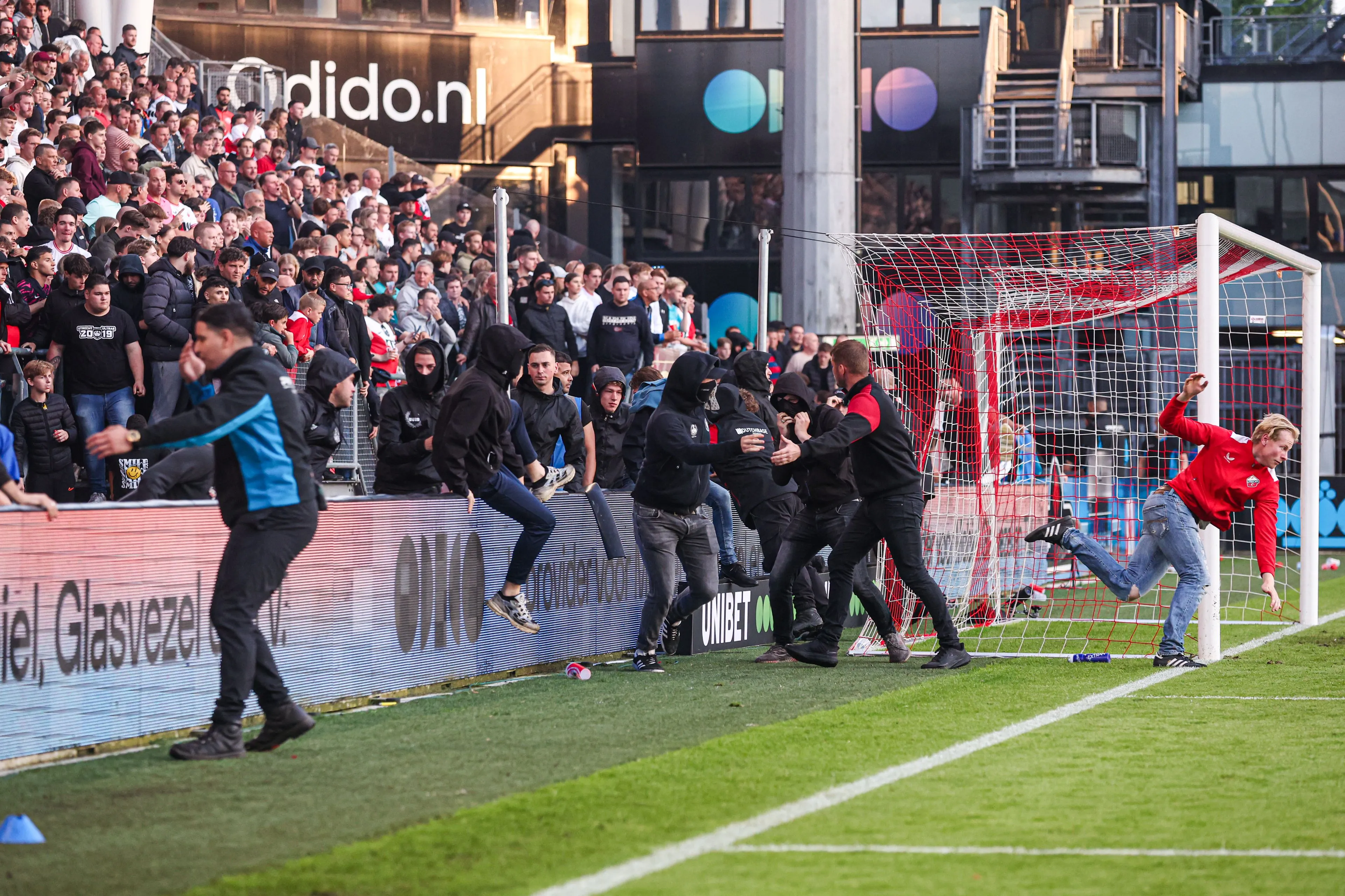 Burgemeester Utrecht regeert met ijzeren vuist: FC Utrecht speelt volgend duel zonder publiek