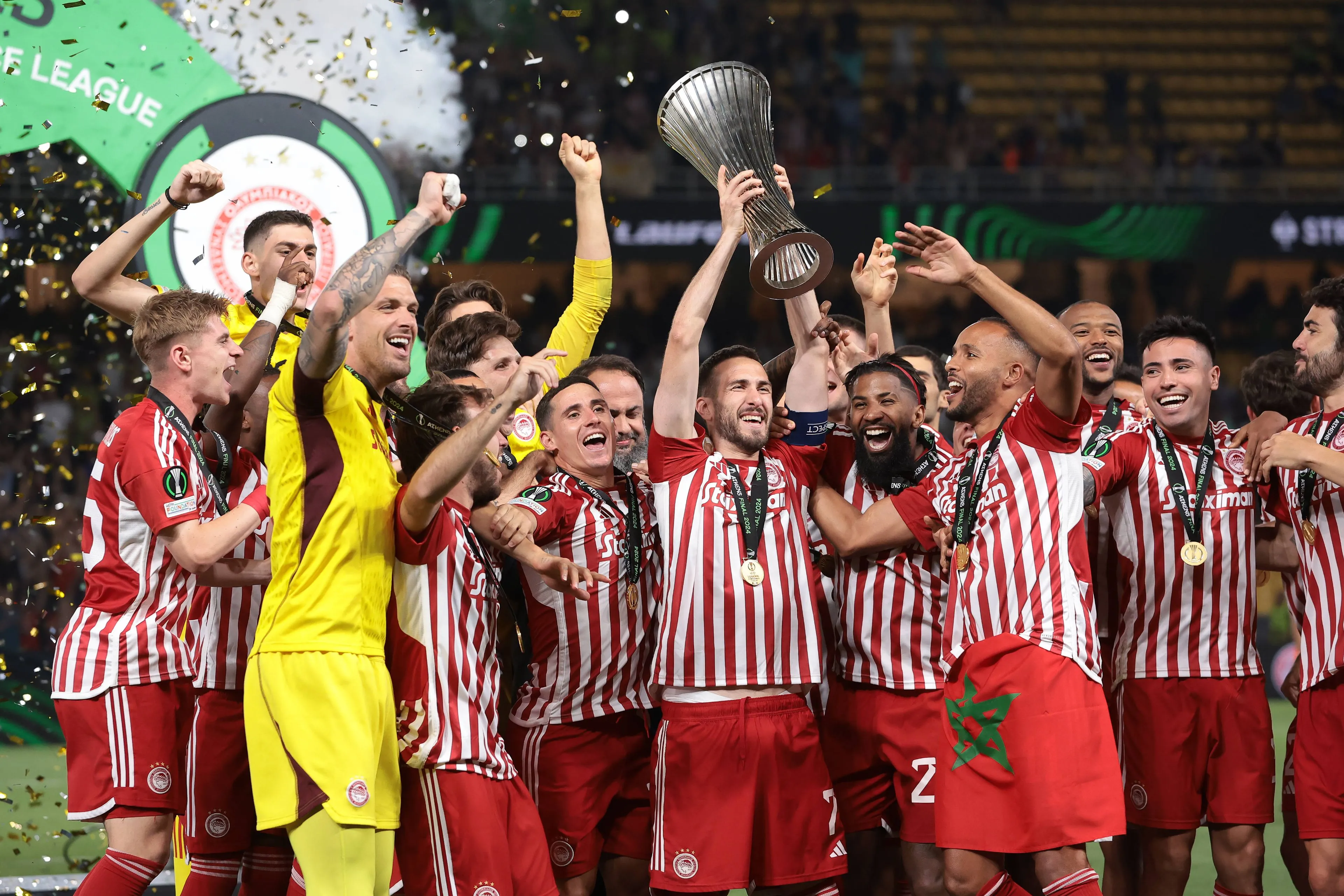 Olympiacos wint Conference League schrijft Europese geschiedenis