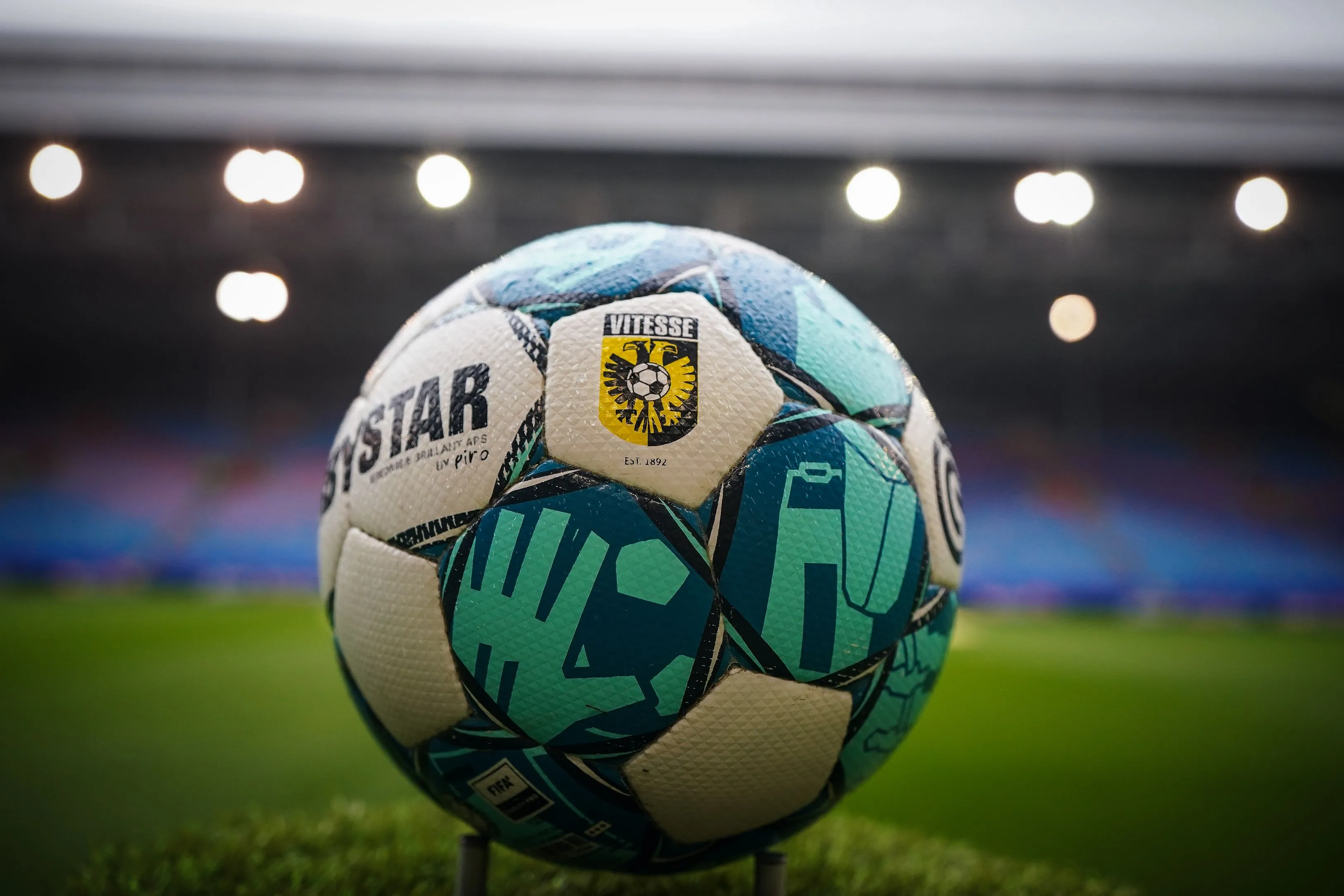 Kopzorgen voor Vitesse, Amerikaanse investeerder trekt zich op laatste moment terug