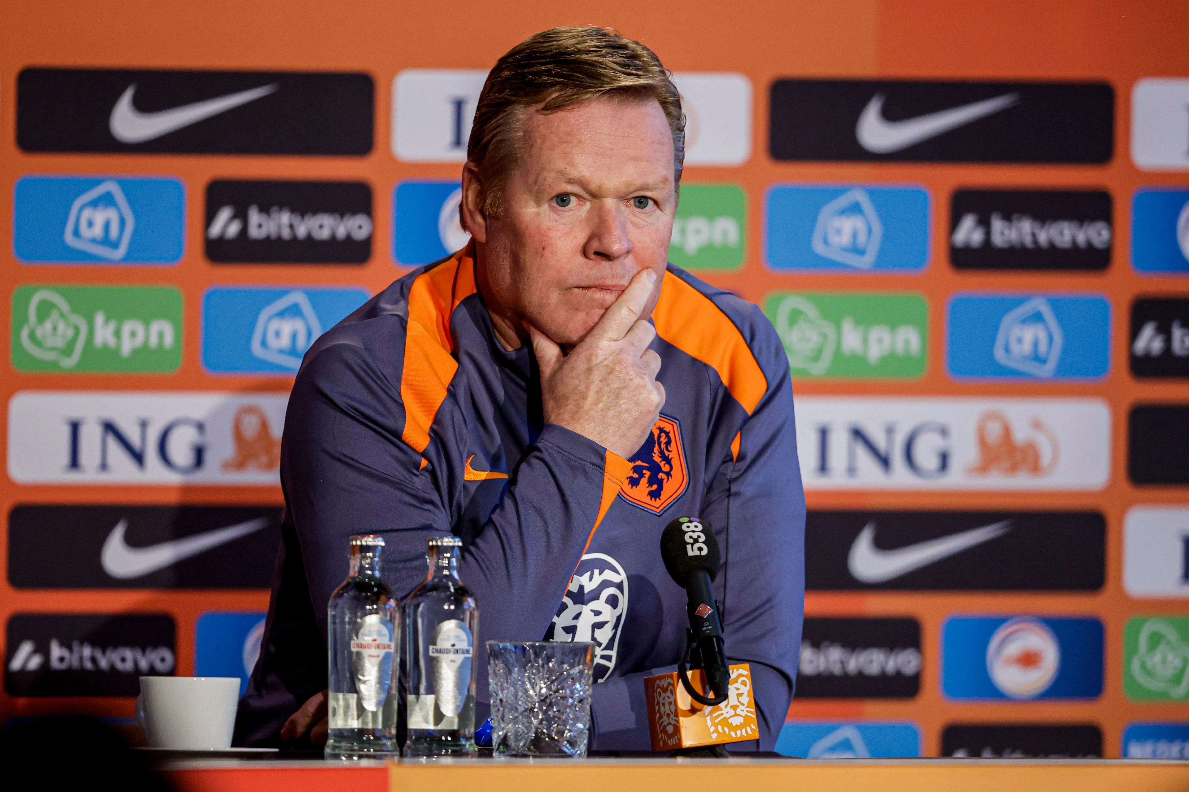 VI noemt de vijf vaste basisspelers van Oranje
