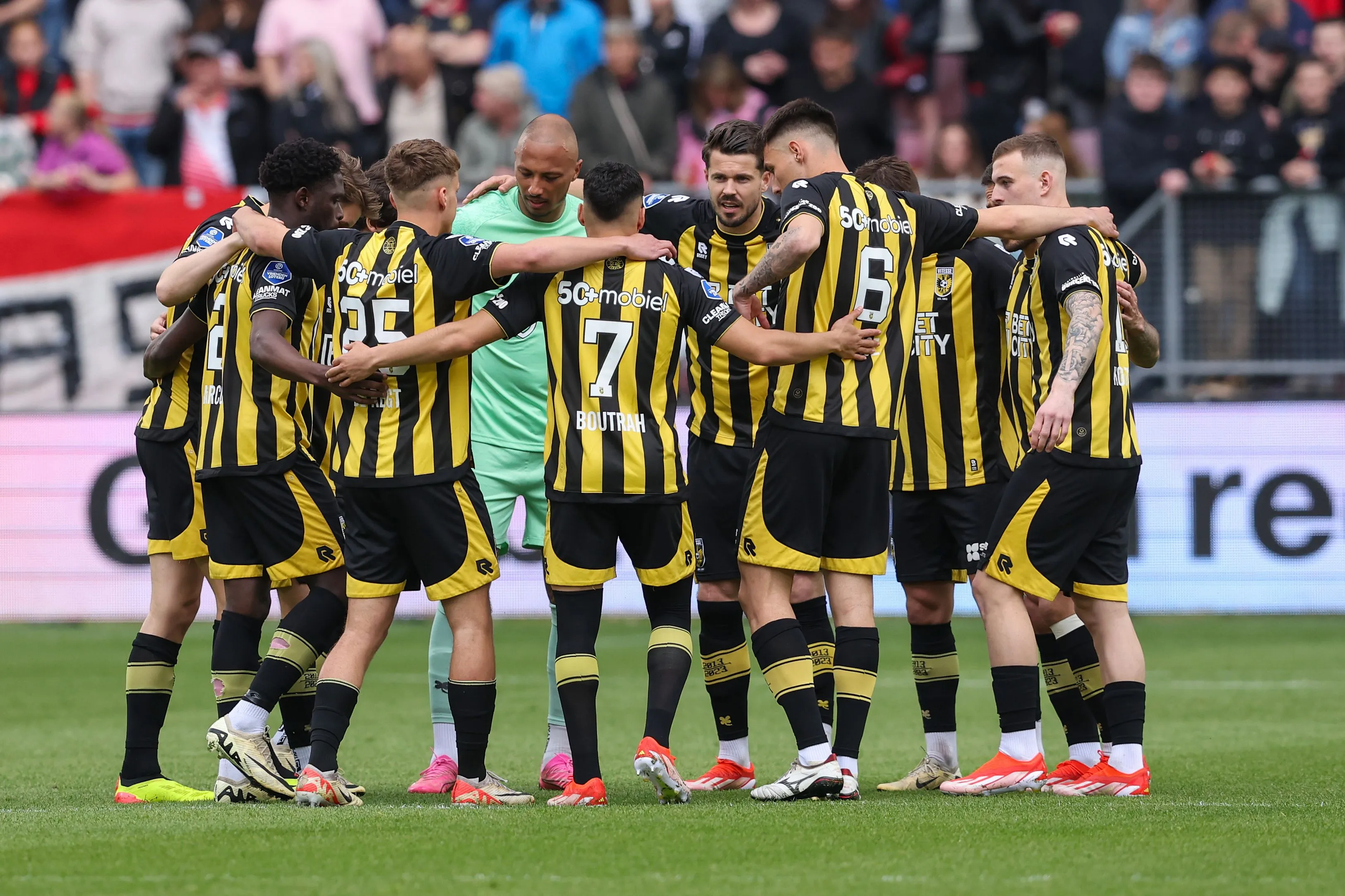 Doek valt (tijdelijk) voor Vitesse, proflicentie ingenomen