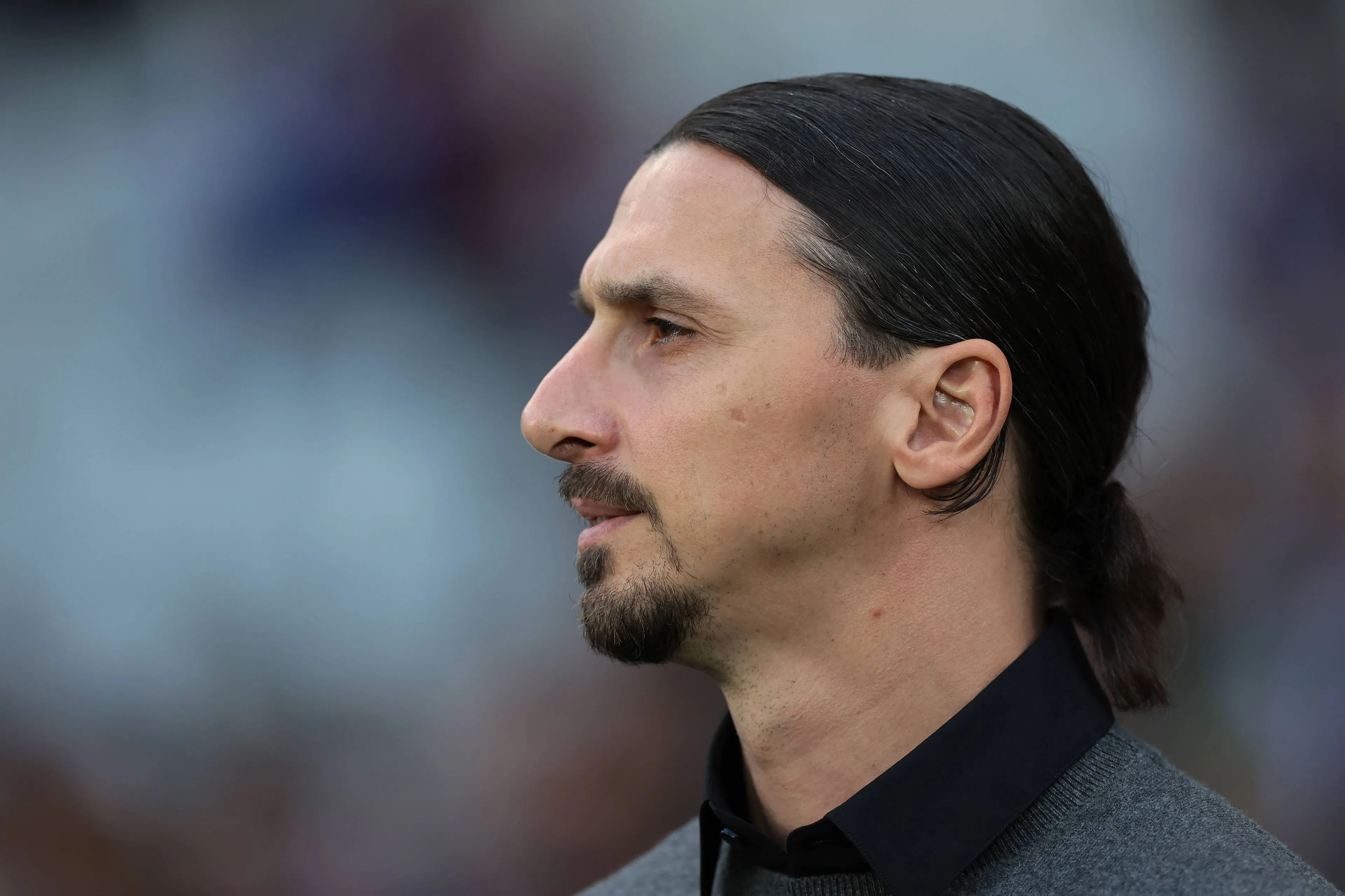 Zlatan Ibrahimovic kondigt nieuwe trainer aan en flirt met Zirkzee
