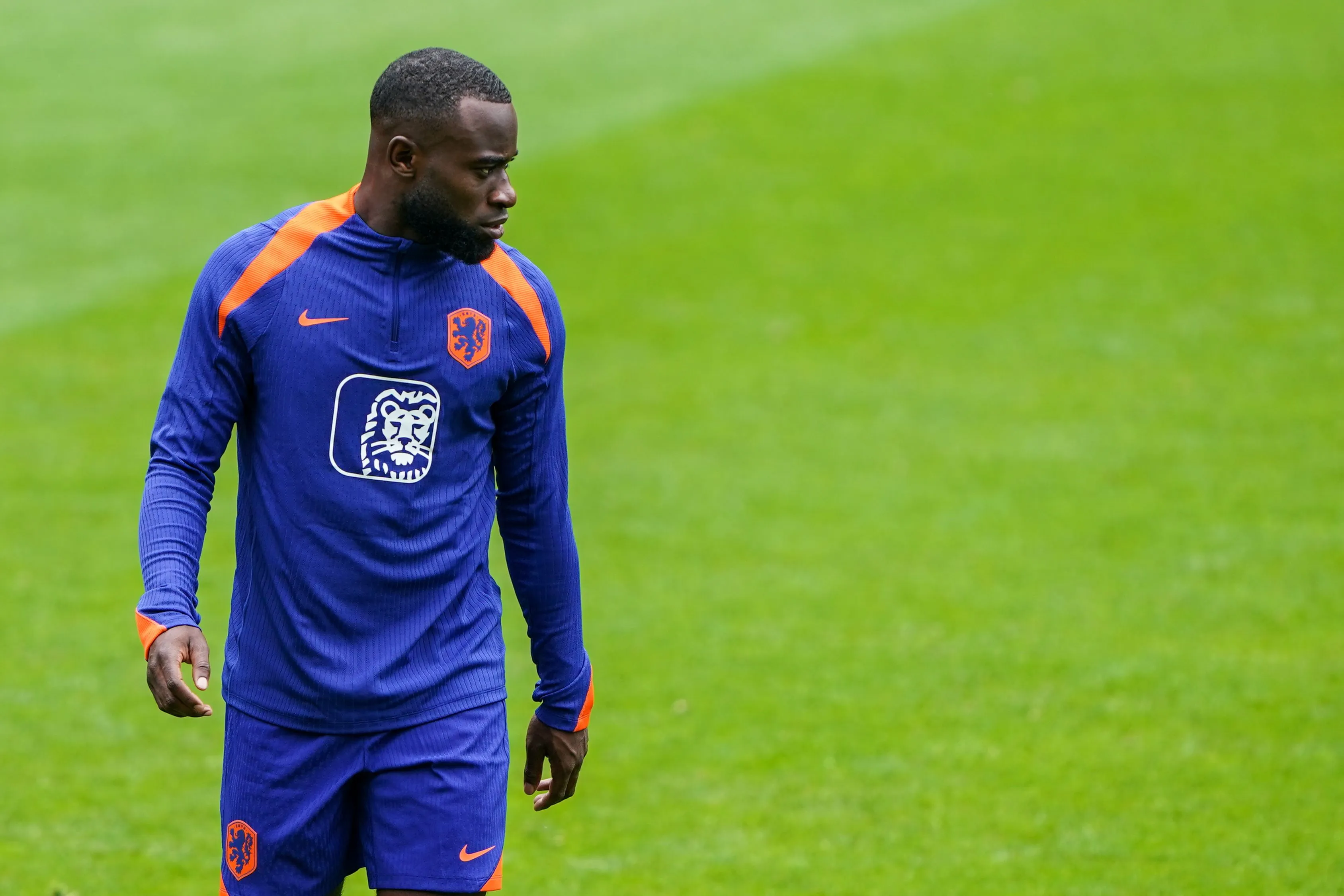 Lutsharel Geertruida ziet topclubs in de rij staan, transfer naar Engeland lonkt