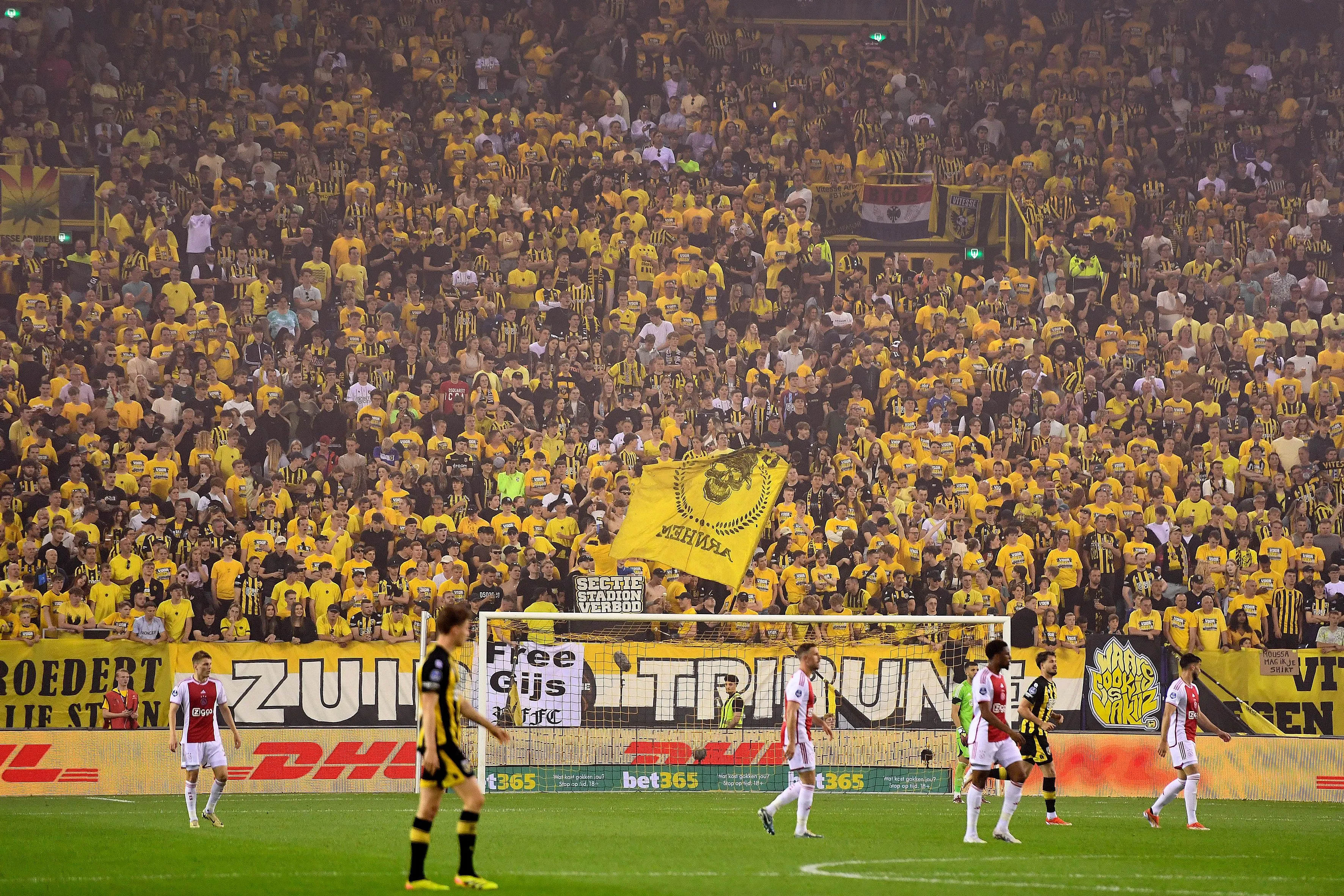 Vitesse aan de rand van de afgrond, faillissement erg dichtbij
