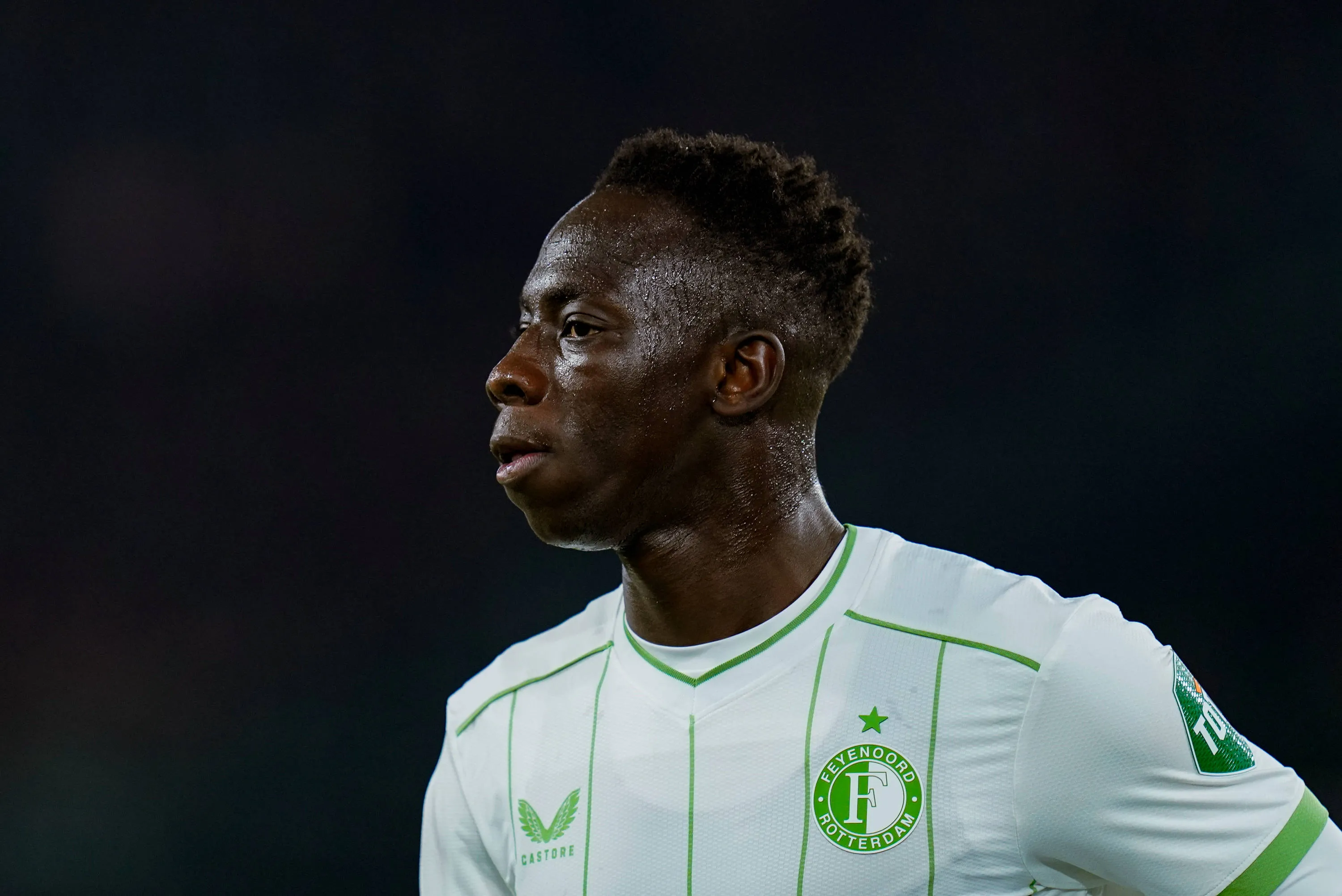 Oud-Feyenoorder Minteh vertrekt voor megabedrag naar Brighton & Hove Albion