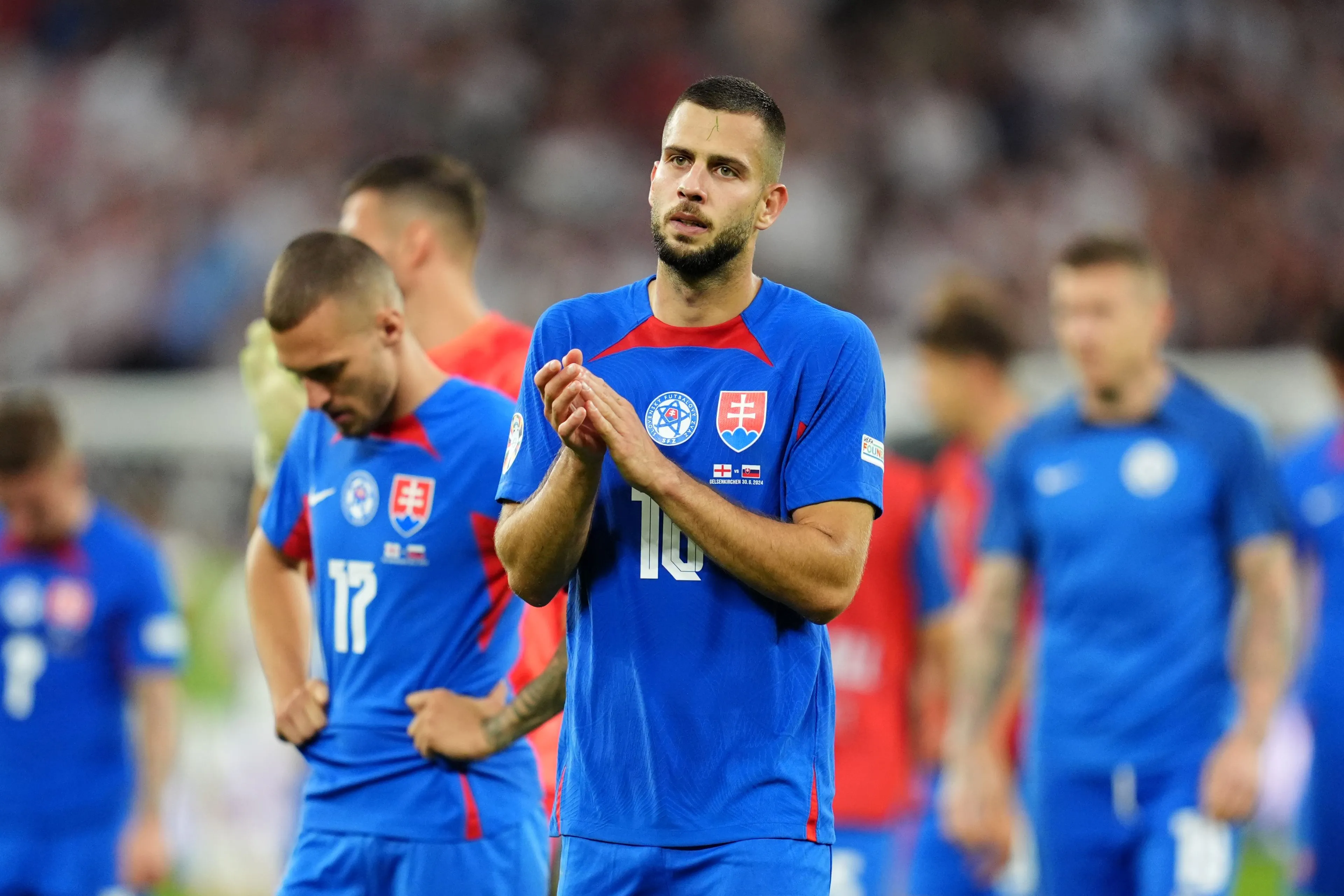 Feyenoorder Hancko ontroostbaar na late uitschakeling tegen Engeland: 'Waren zo dichtbij'