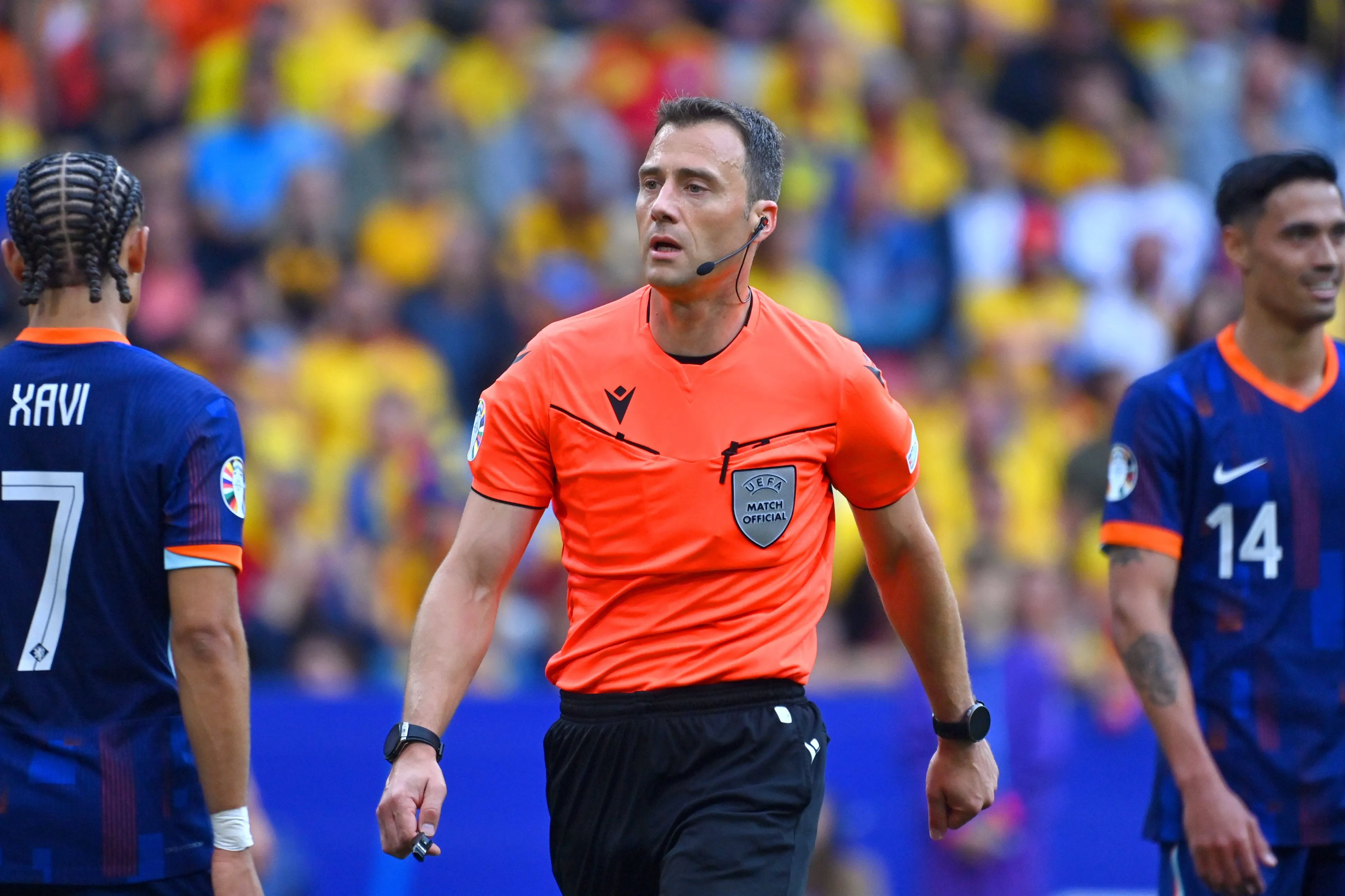 De rel rondom Felix Zwayer: Waarom de scheidsrechter van Oranje zo controversieel is