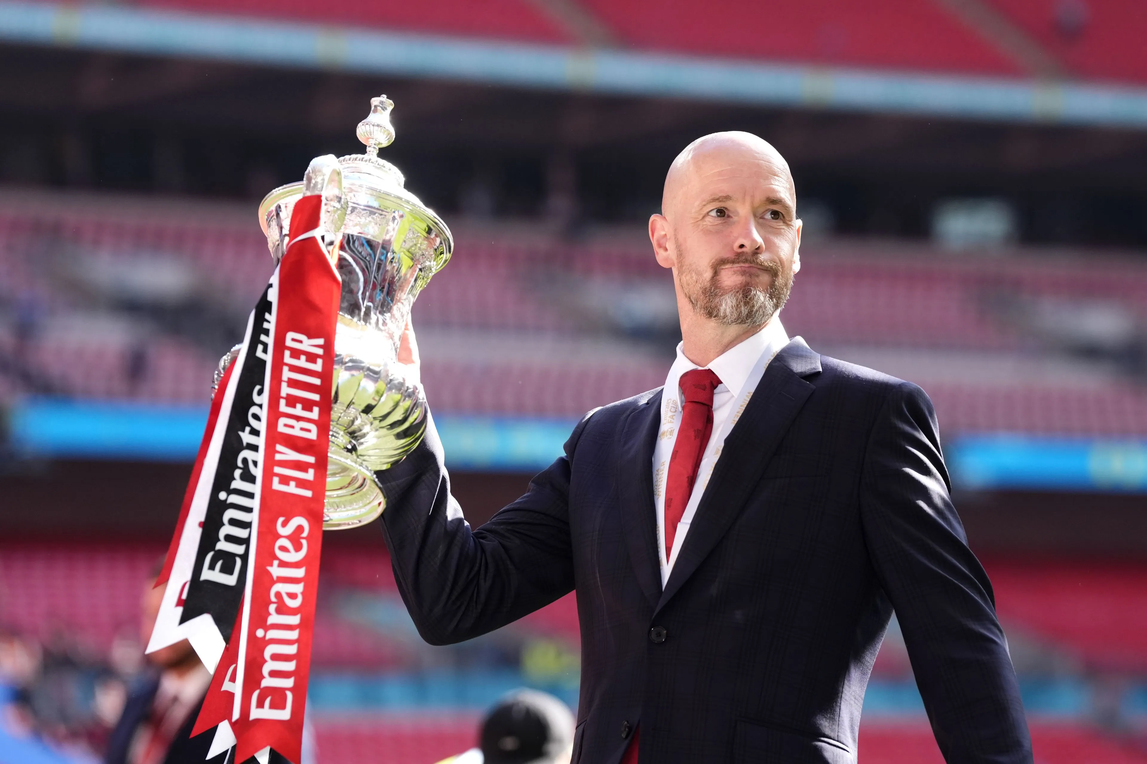Ten Hag tekent nieuw contract bij United en blijft tot 2026 verbonden aan de club