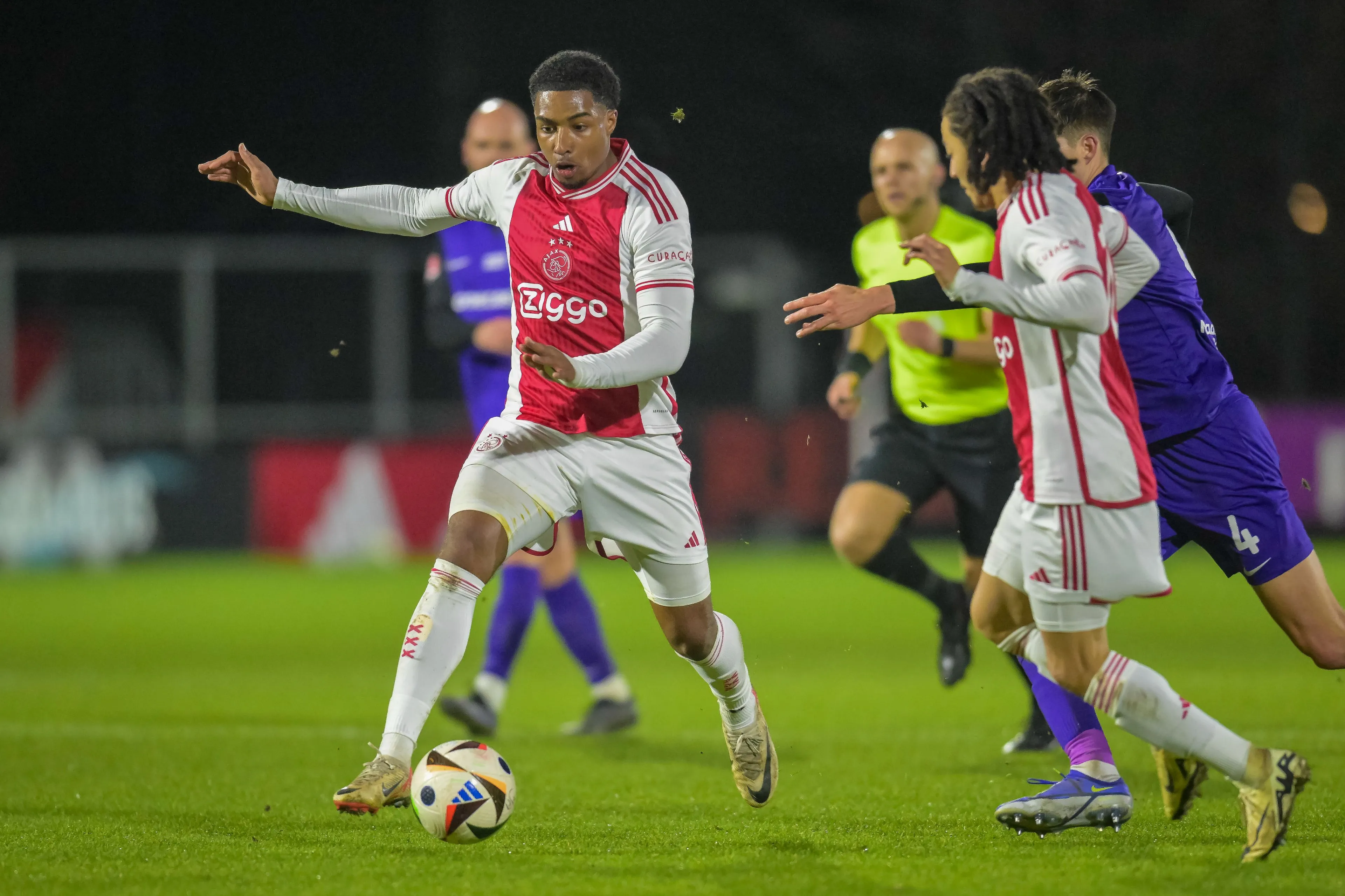 Frans bod op Ajax-middenvelder, Amsterdammers wachten op AC Milan