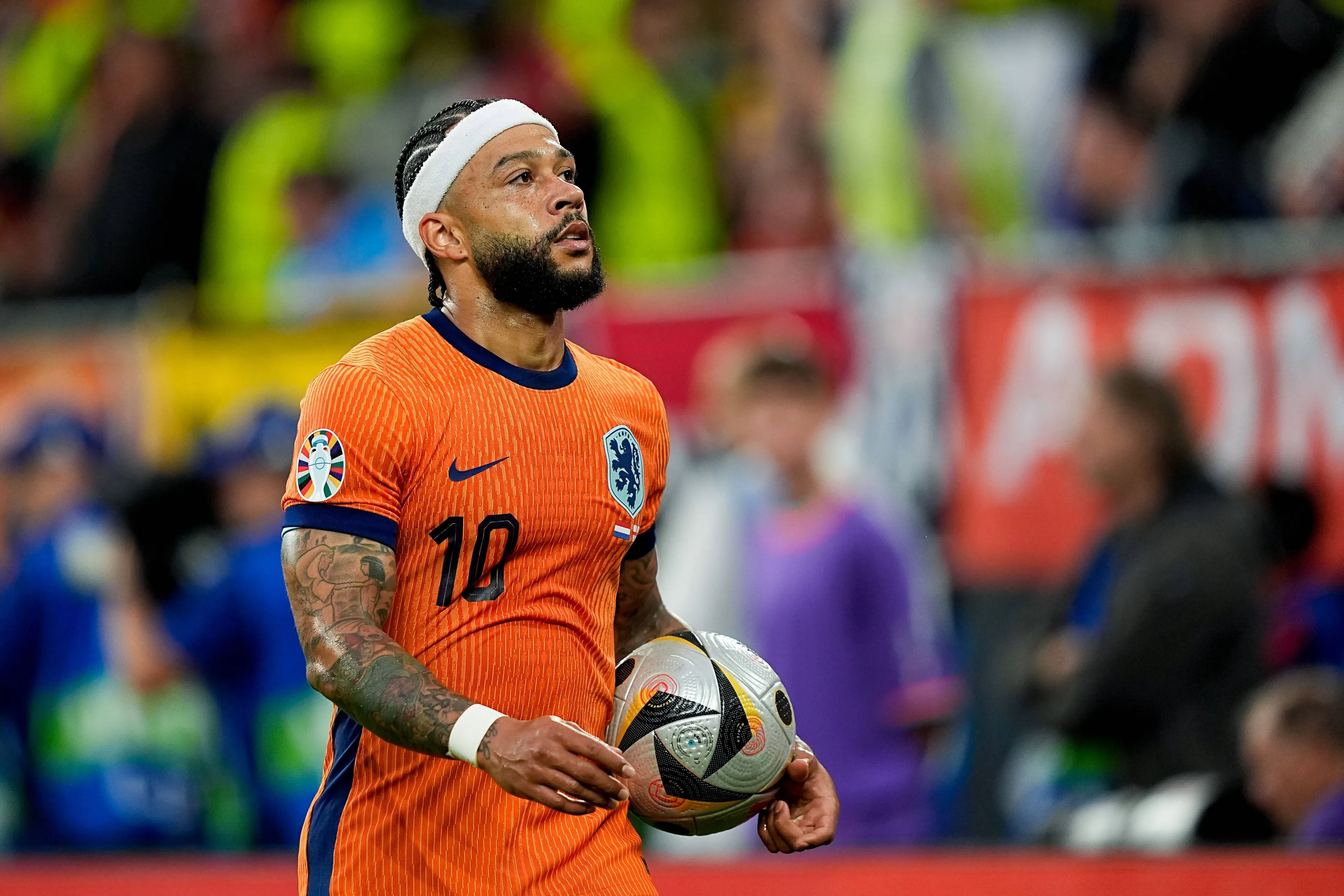 Depay kan naar Frankrijk, salaris lijkt grootste probleem