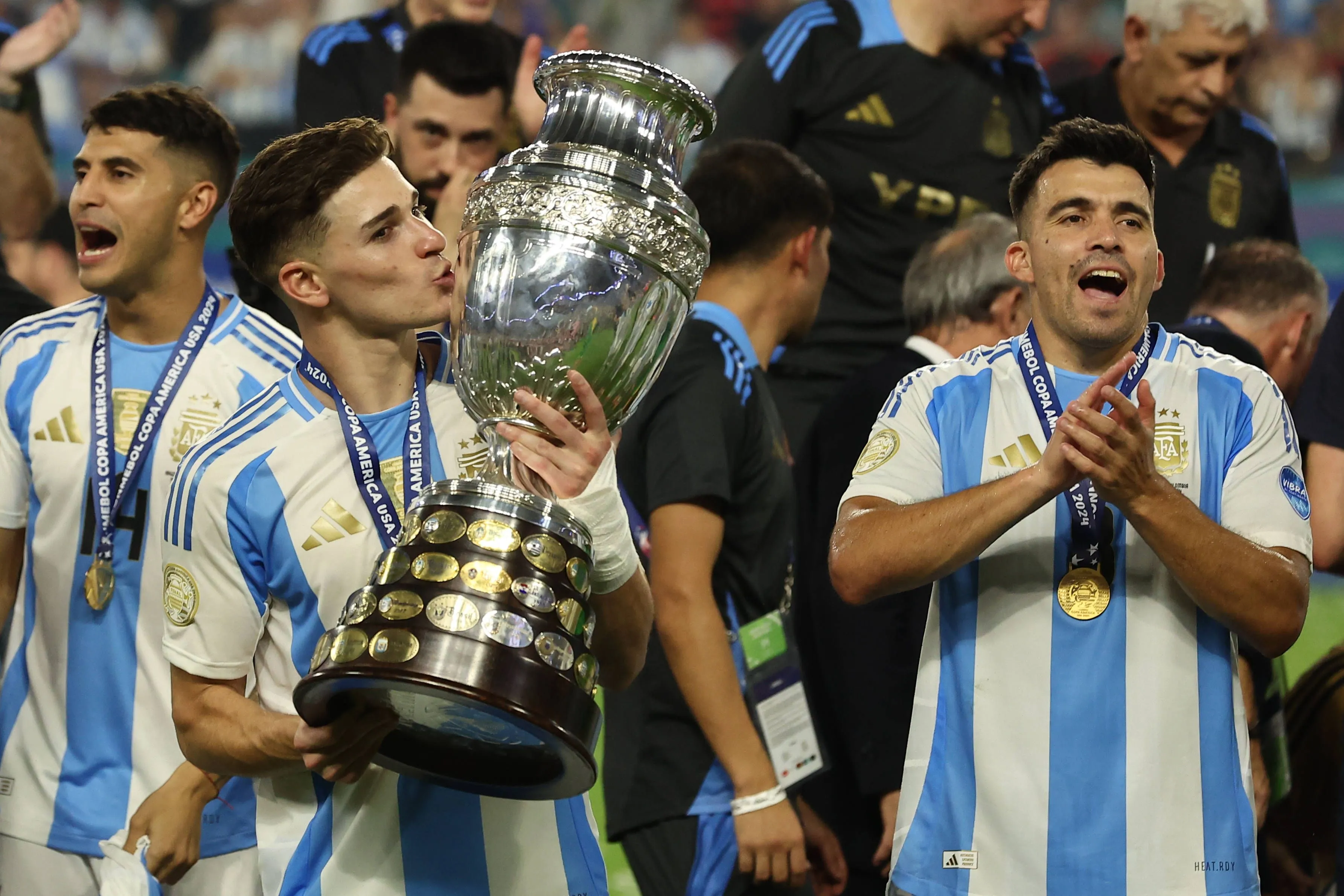 Atlético bevestigt toptransfer: Alvarez komt voor recordbedrag over van Man City