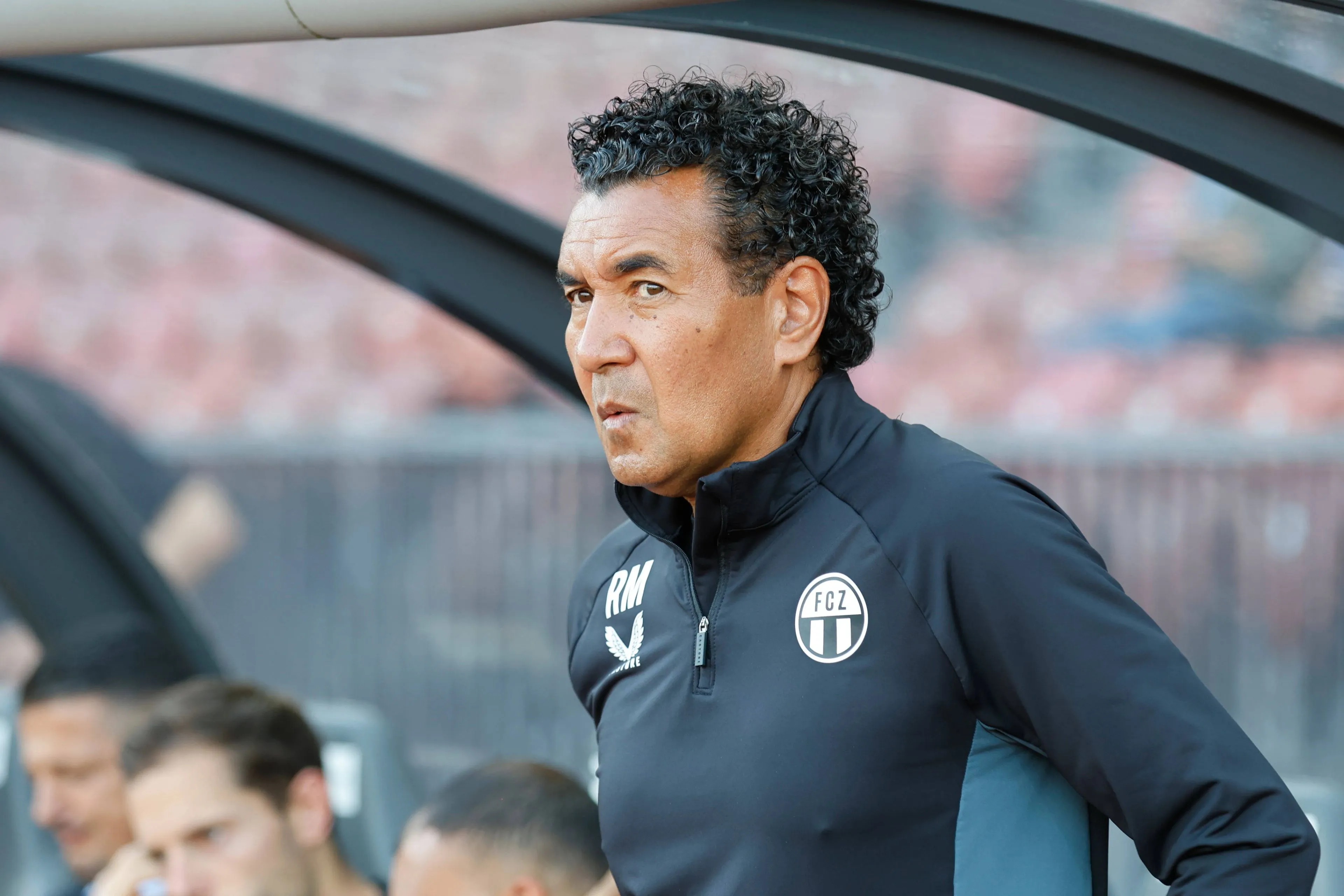 Opmerkelijk: Voetbalvader valt coach FC Zürich aan met Paraplu