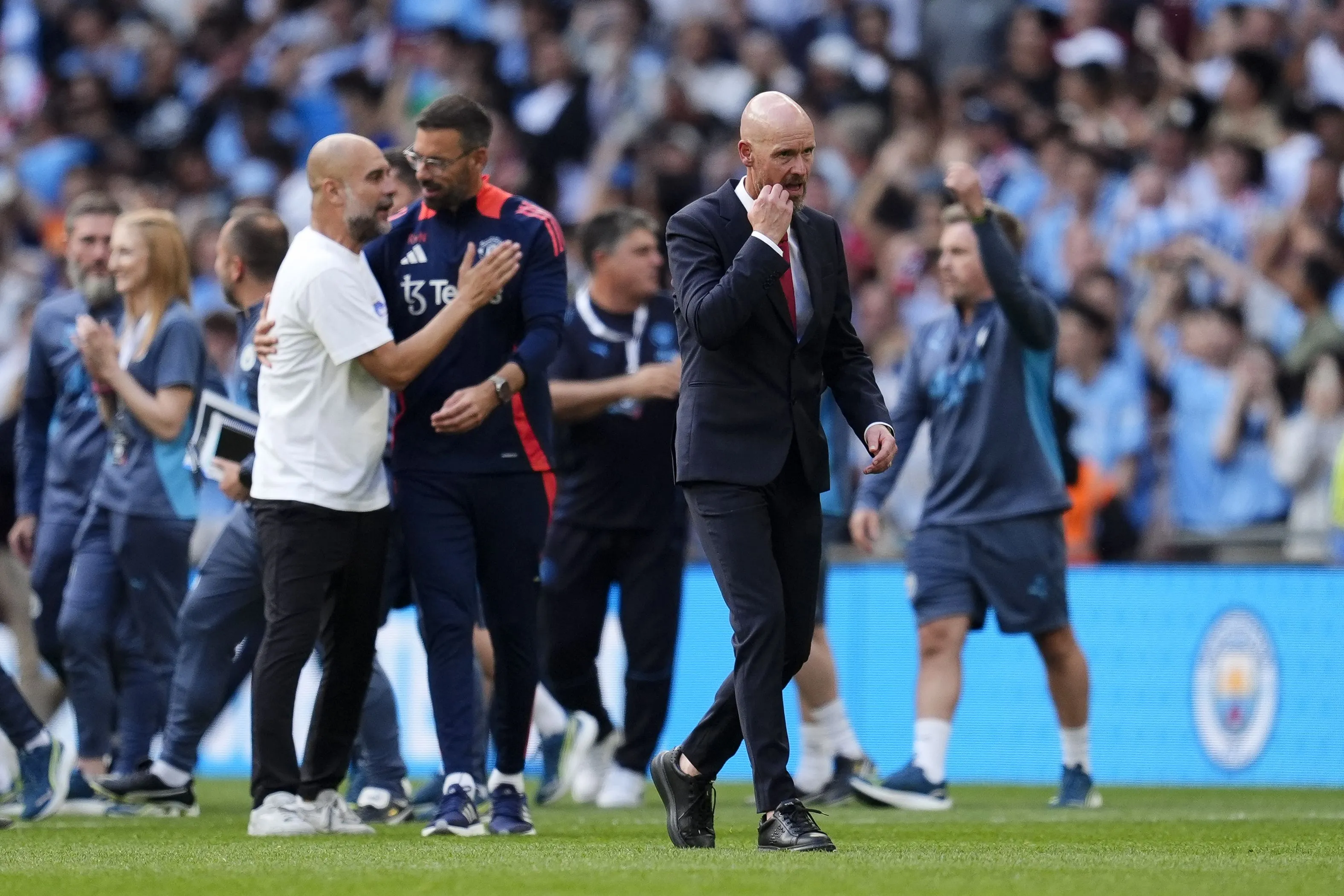 Ten Hag verliest met United de Community Shield na dramatische penalty Evans