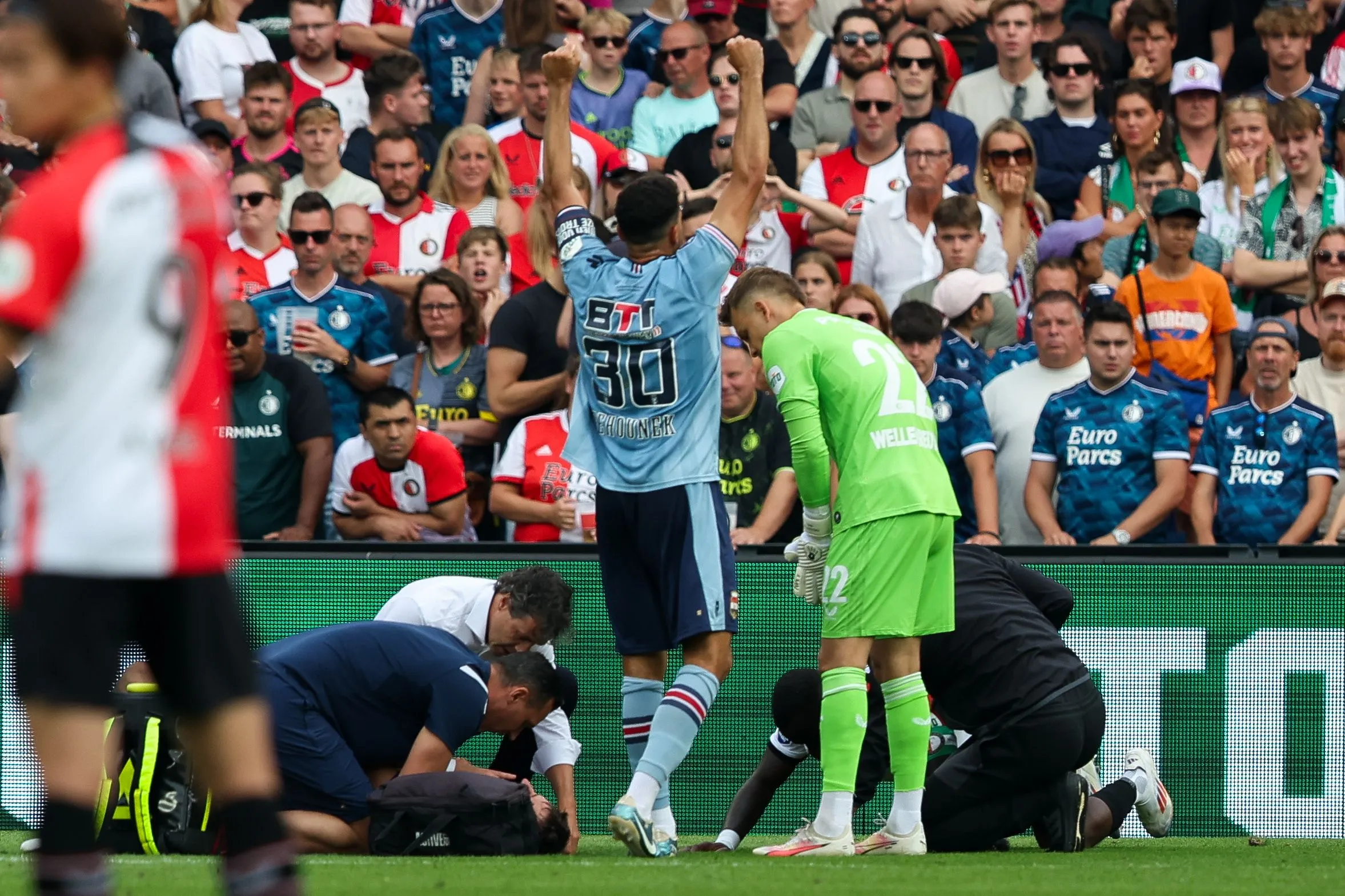 Feyenoord lijdt pijnlijk puntverlies tegen Willem II na blunder Wellenreuther