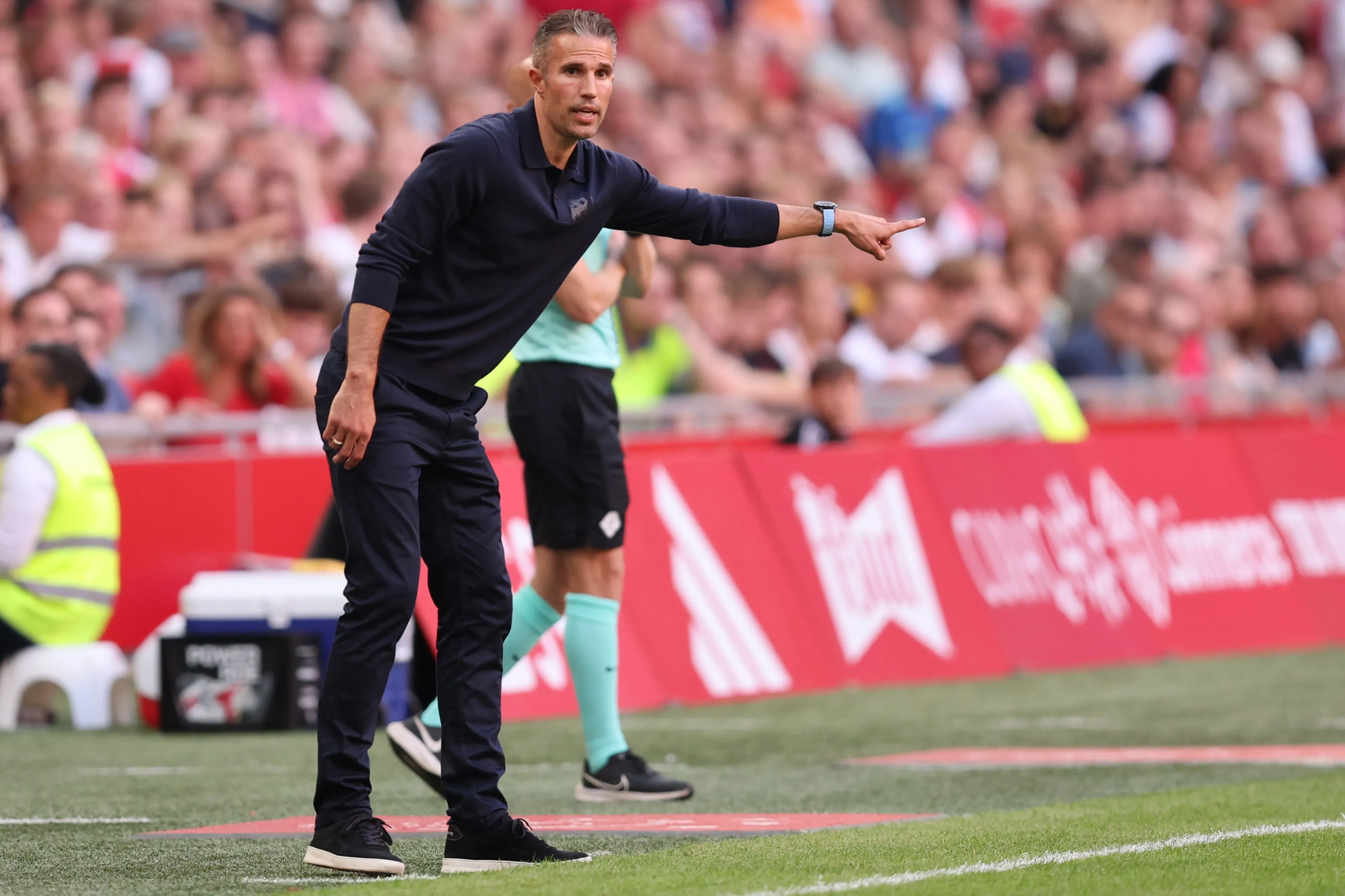 Van Persie kijkt tevreden terug op trainersdebuut: 'Had al dagen last van spanning'